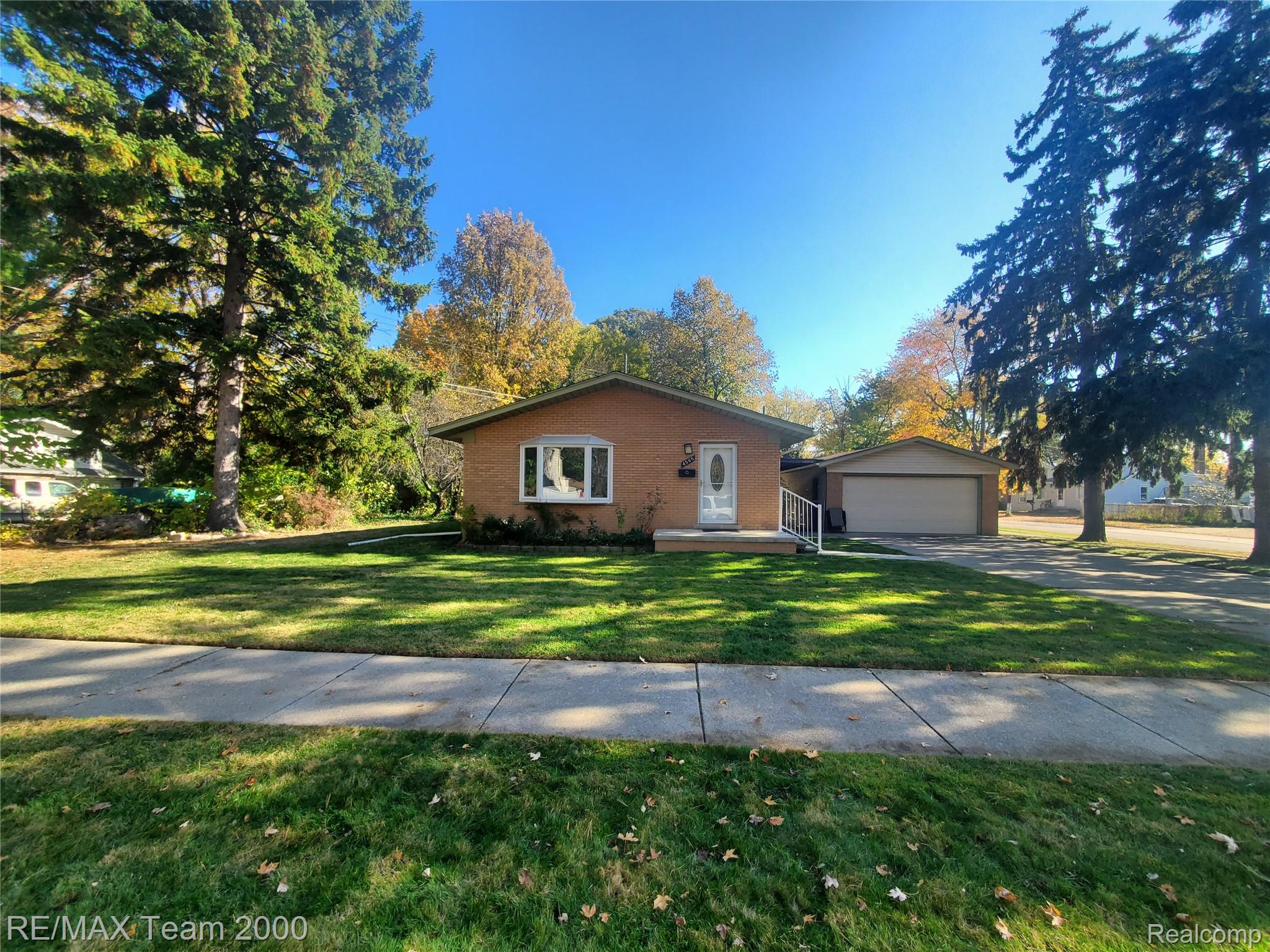 4565, UNIVERSAL, Dearborn Heights, Michigan, 48125