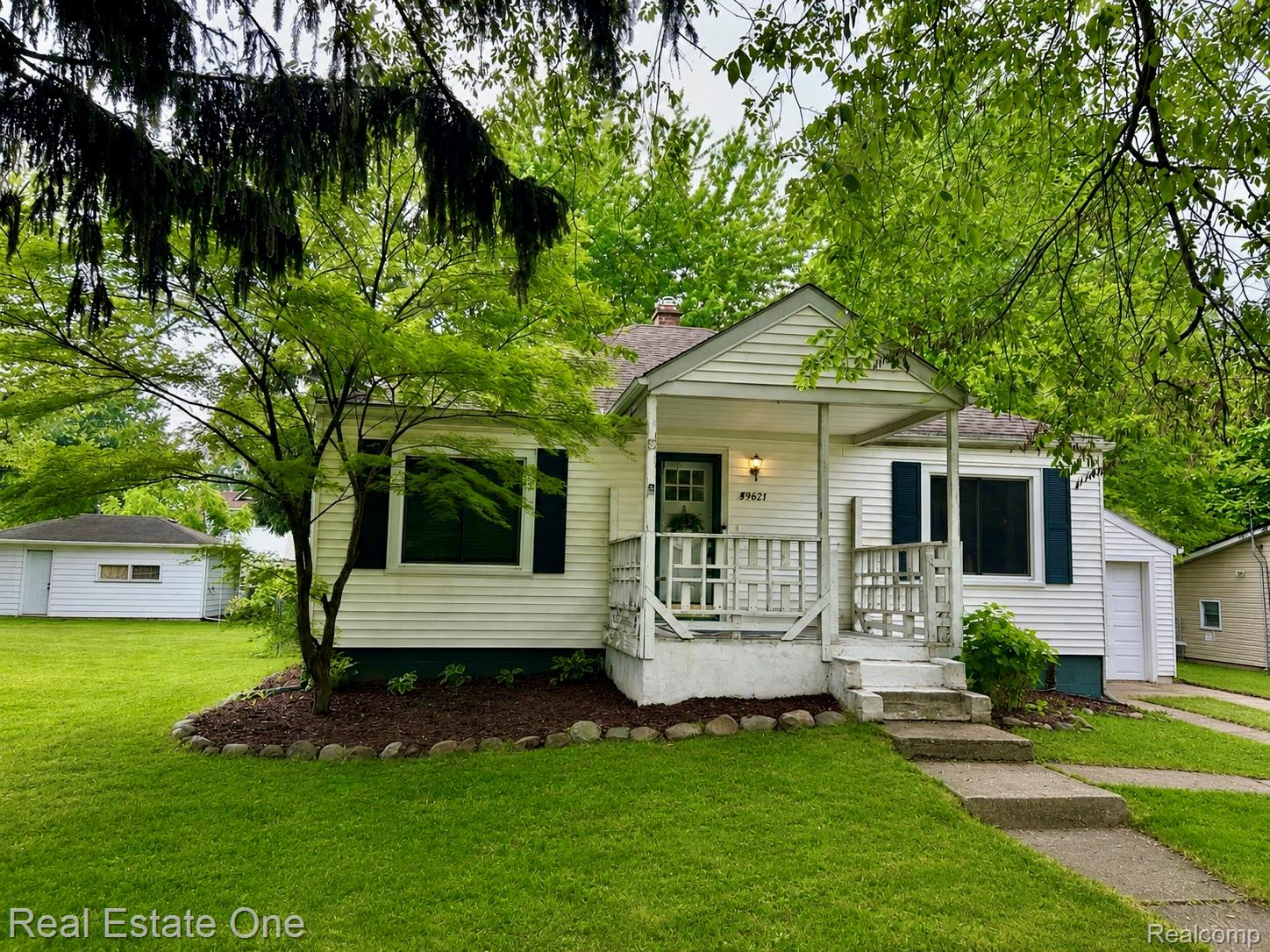 39621, Ormsby, Clinton Township, Michigan, 48036