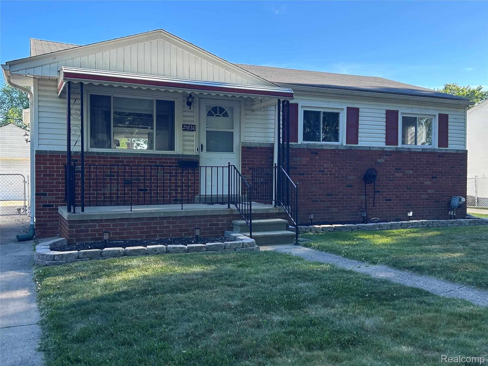 21820, Downing, St. Clair Shores, Michigan, 48080