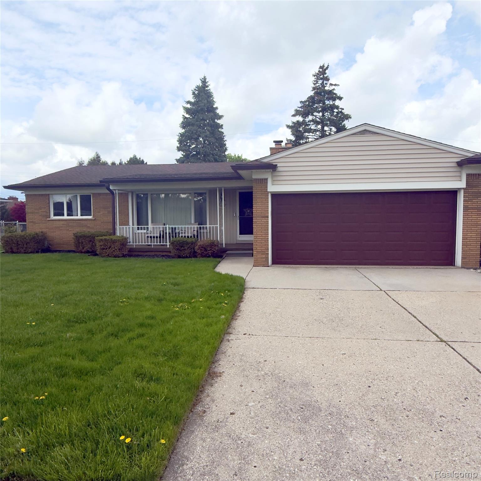19385, Skyline, Roseville, Michigan, 48066
