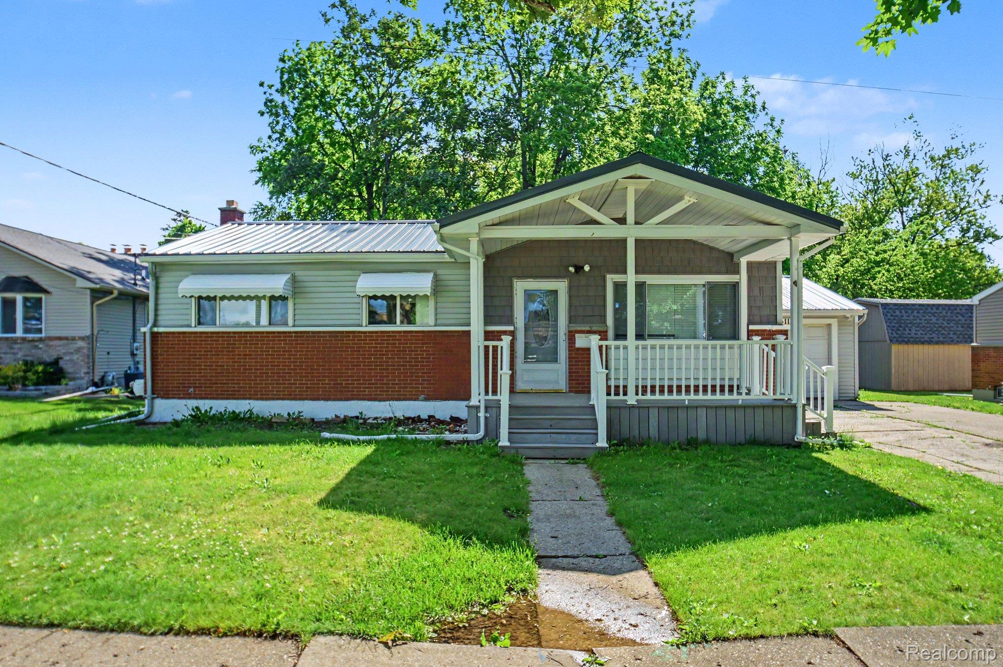 611, Main, Davison, Michigan, 48423