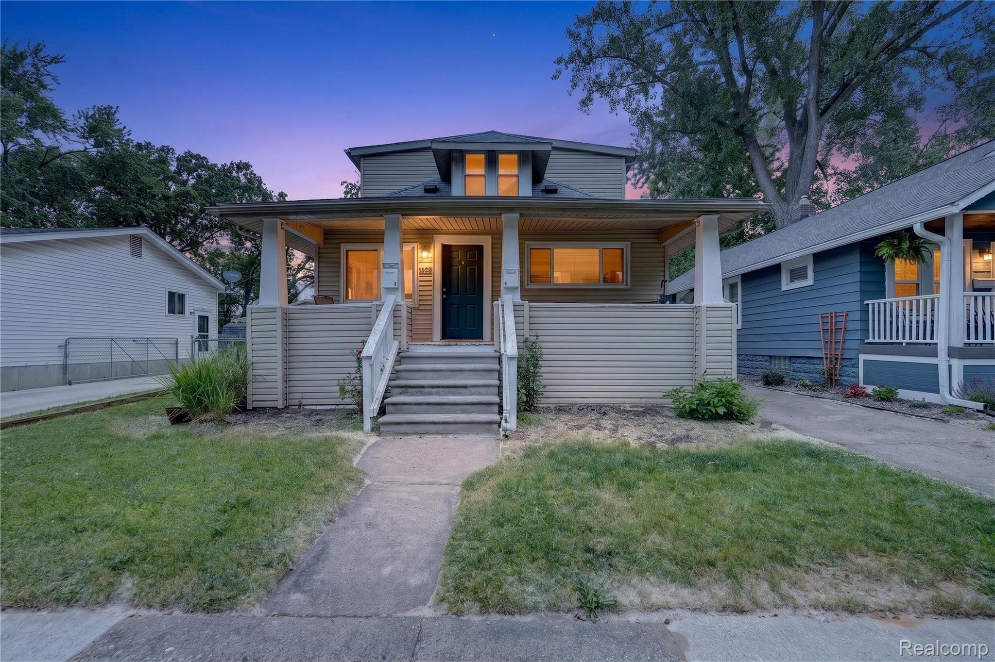 1529, Silman, Ferndale, Michigan, 48220
