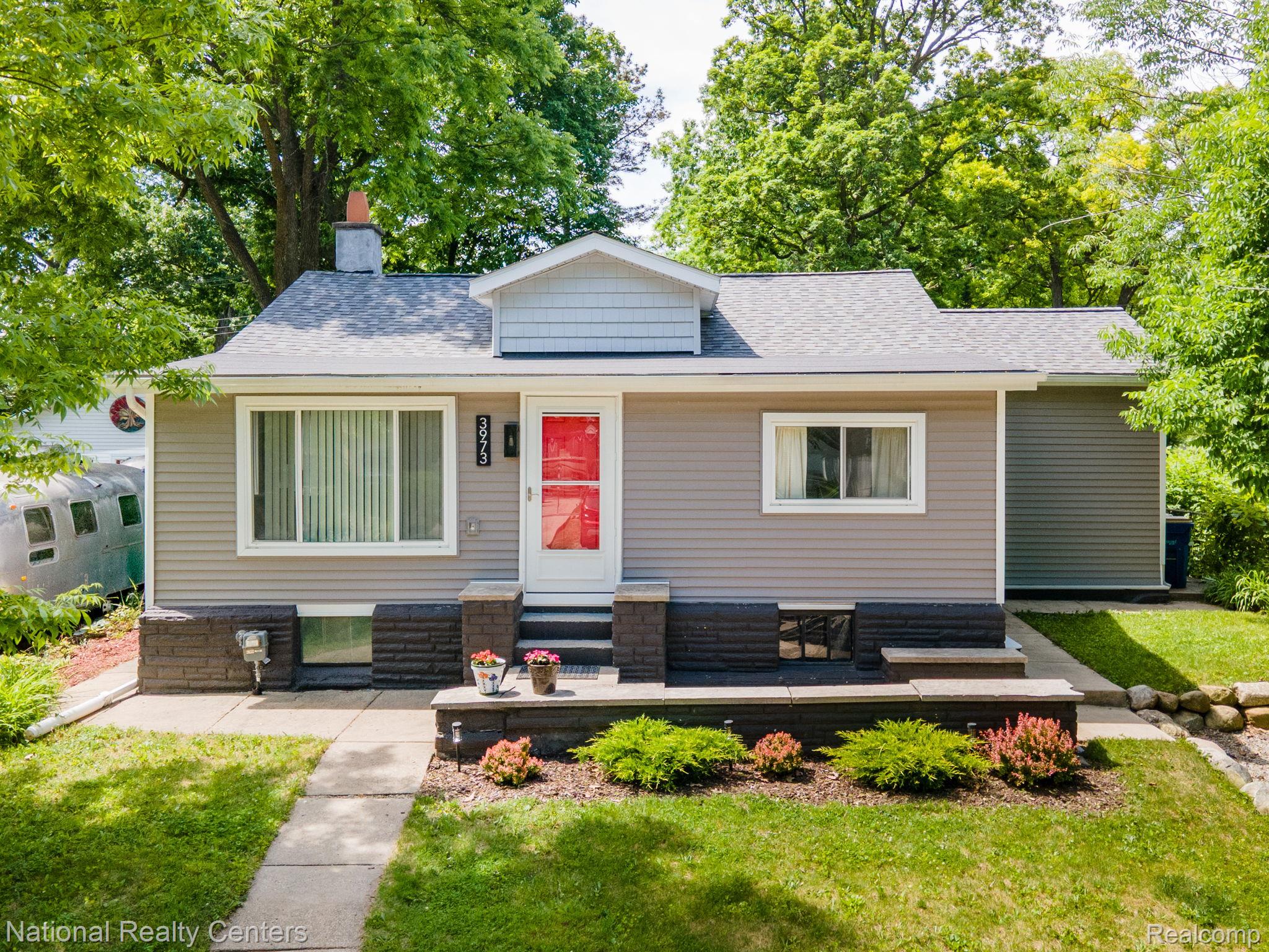 3973, Oak Knoll, Waterford, Michigan, 48328