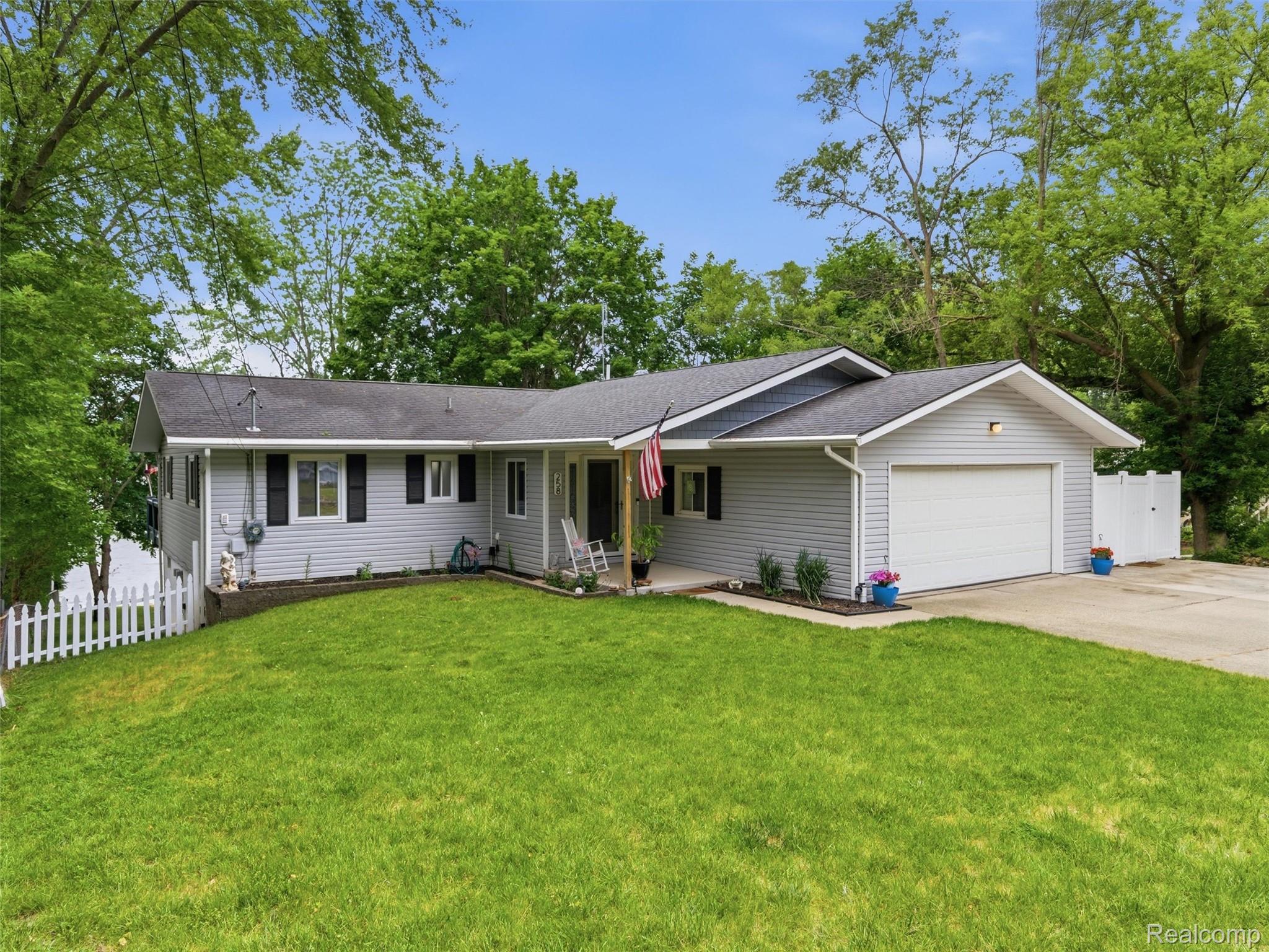 258, Lakeside, Howell, Michigan, 48843