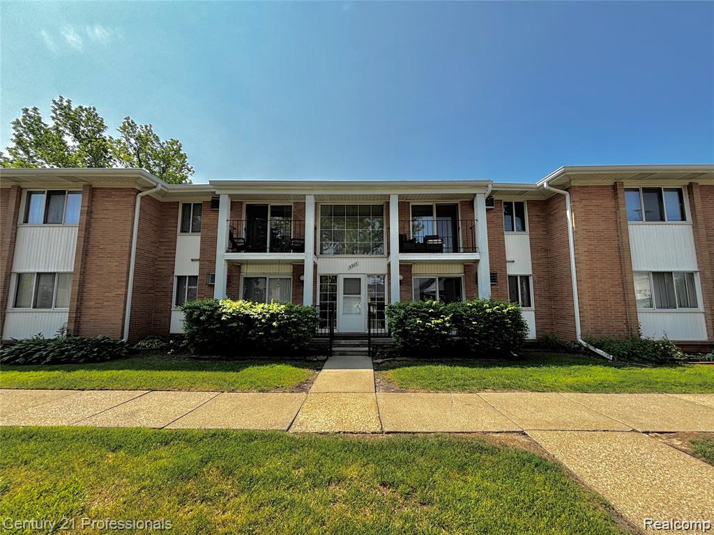 8203, Huntington, #16, Westland, Michigan, 48185