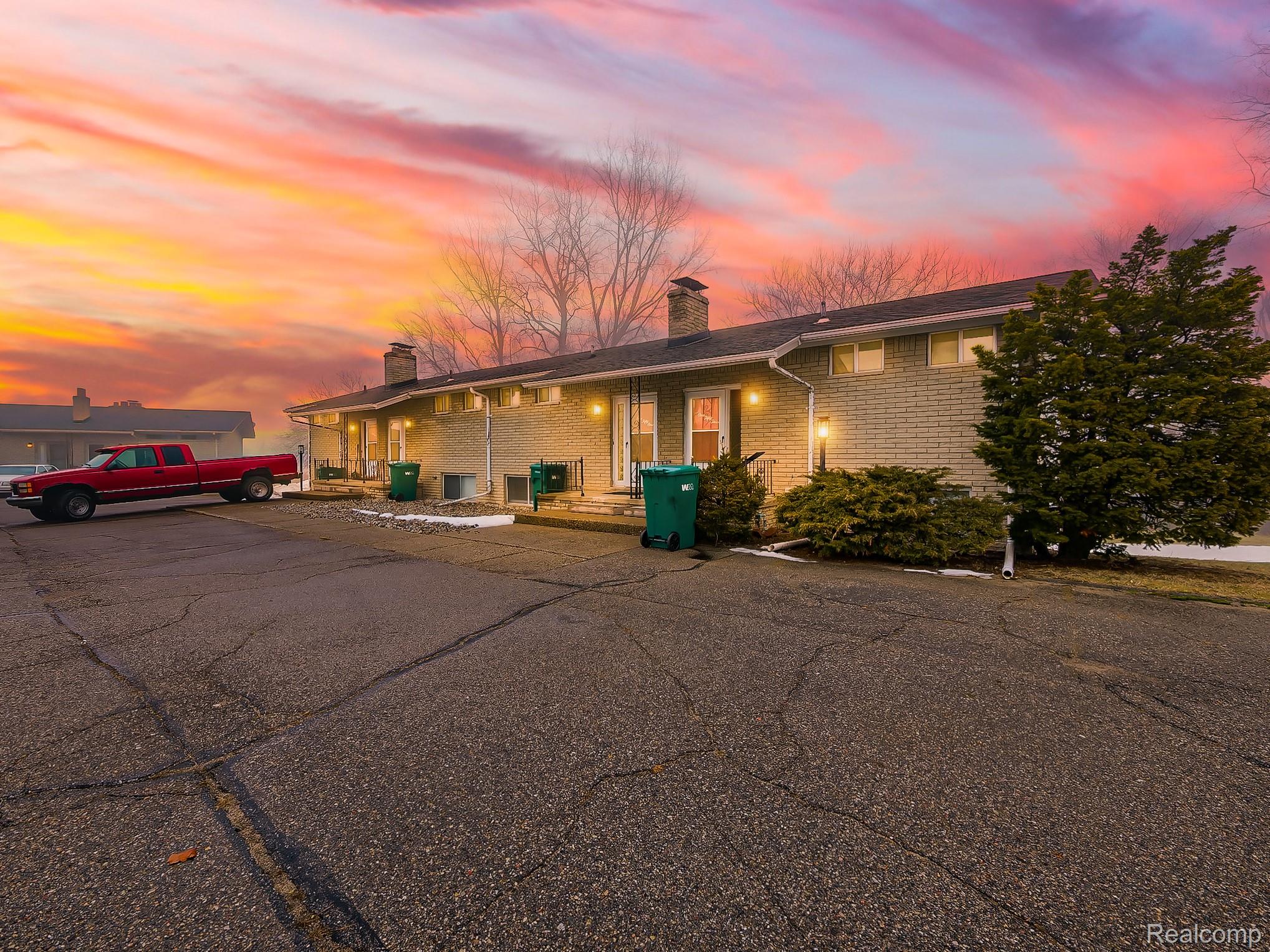 153, Huronview Court, White Lake, Michigan, 48386