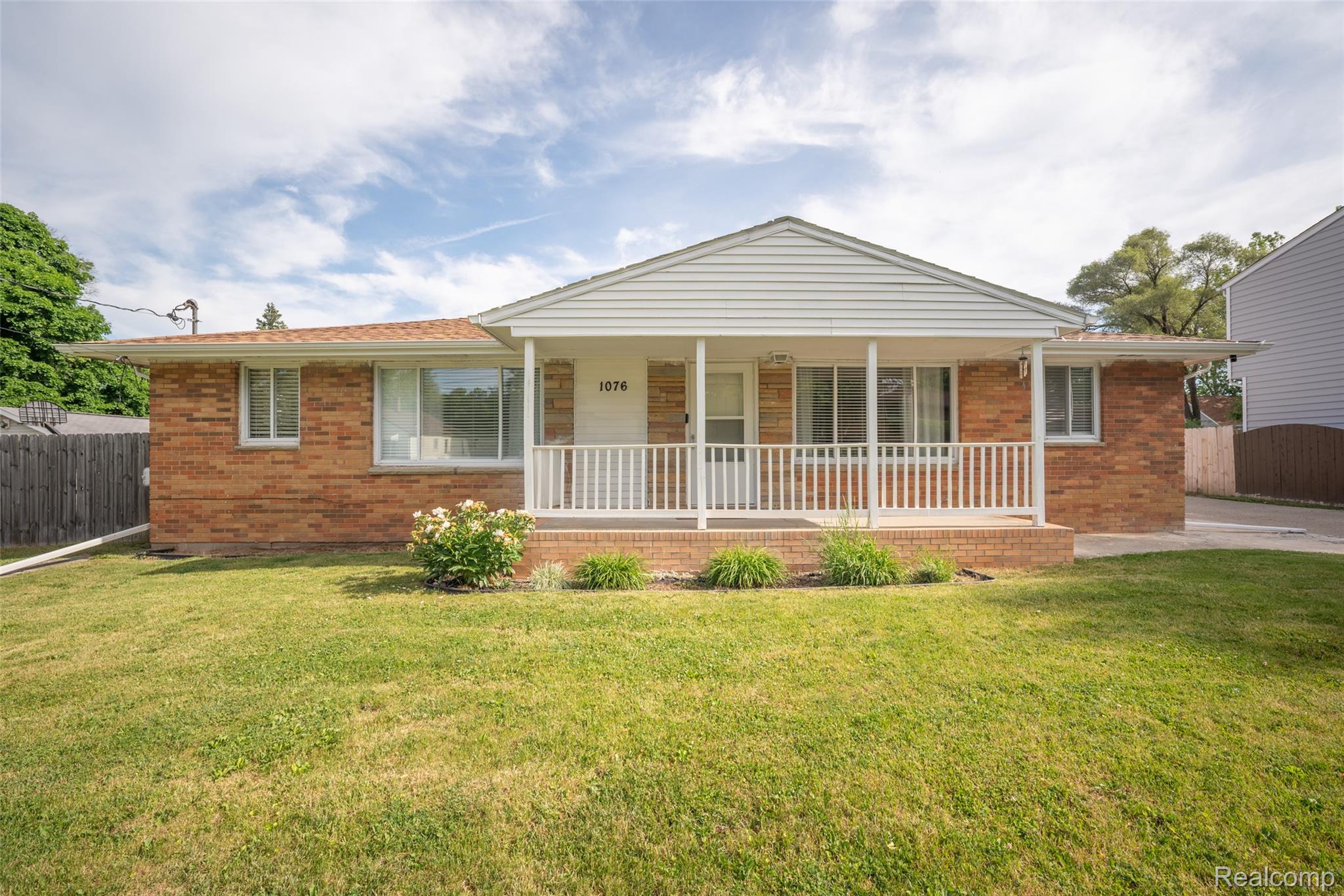 1076, Kurtz, Flint, Michigan, 48505