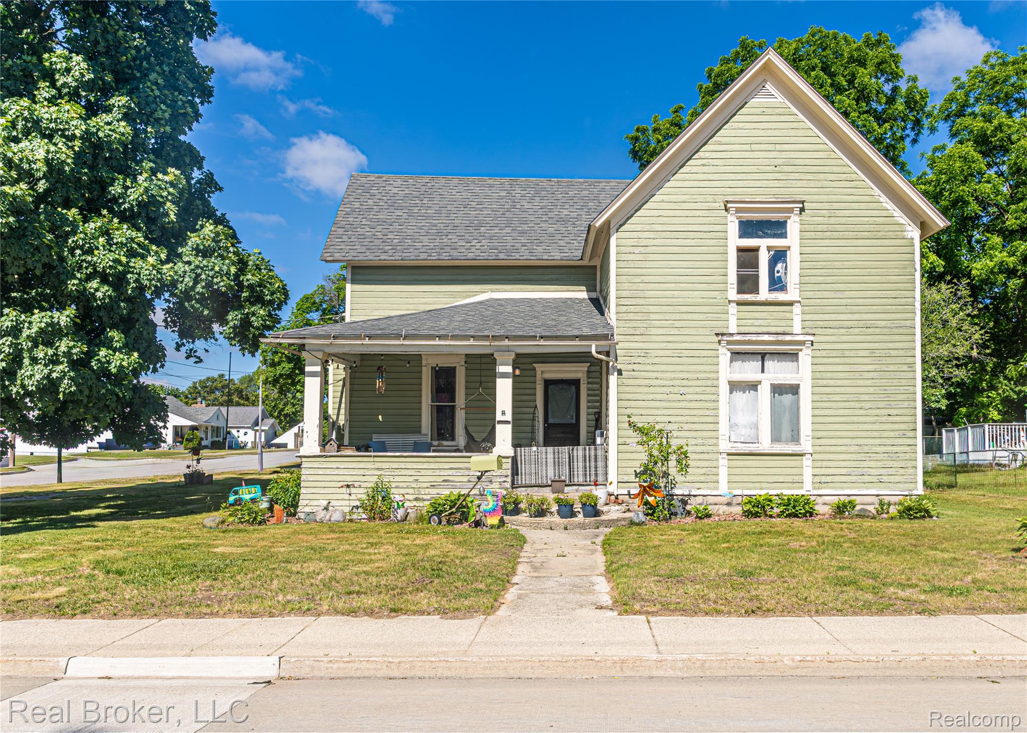 605, Mill, Clio, Michigan, 48420
