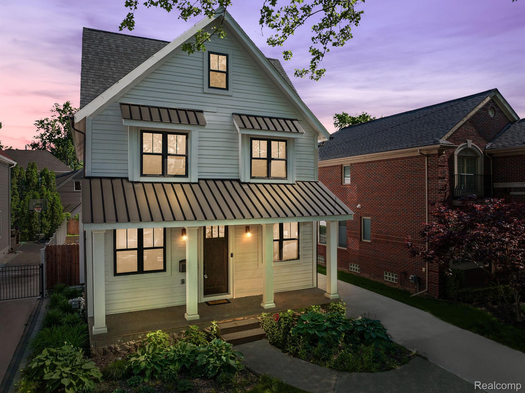 811, Smith, Birmingham, Michigan, 48009