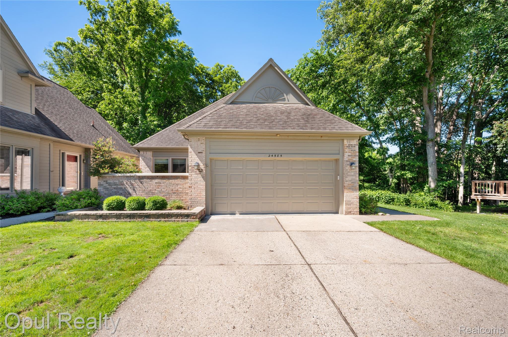 24585, Edgewood, Novi, Michigan, 48374