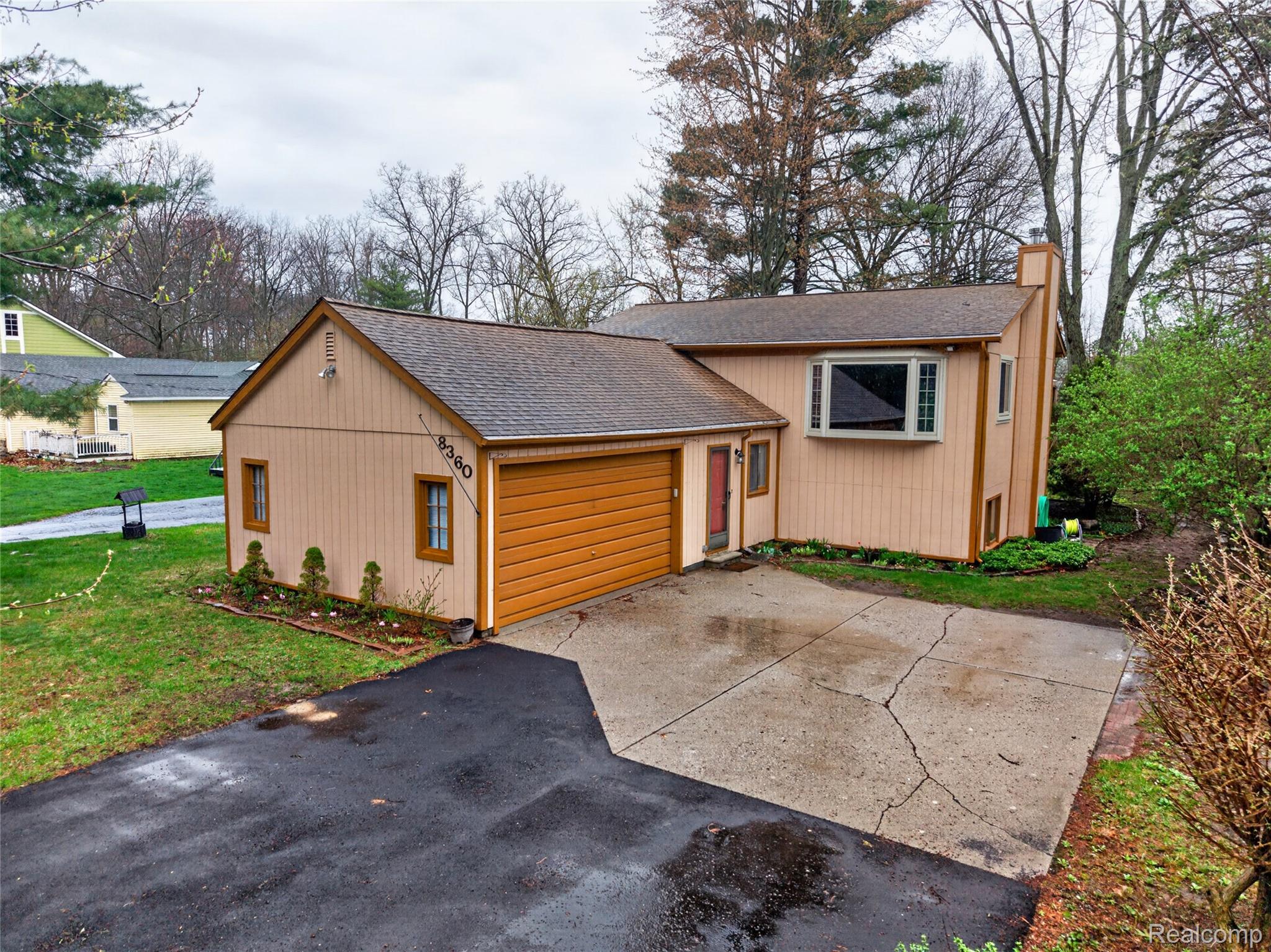 8360, Arlis, Commerce Twp, Michigan, 48382