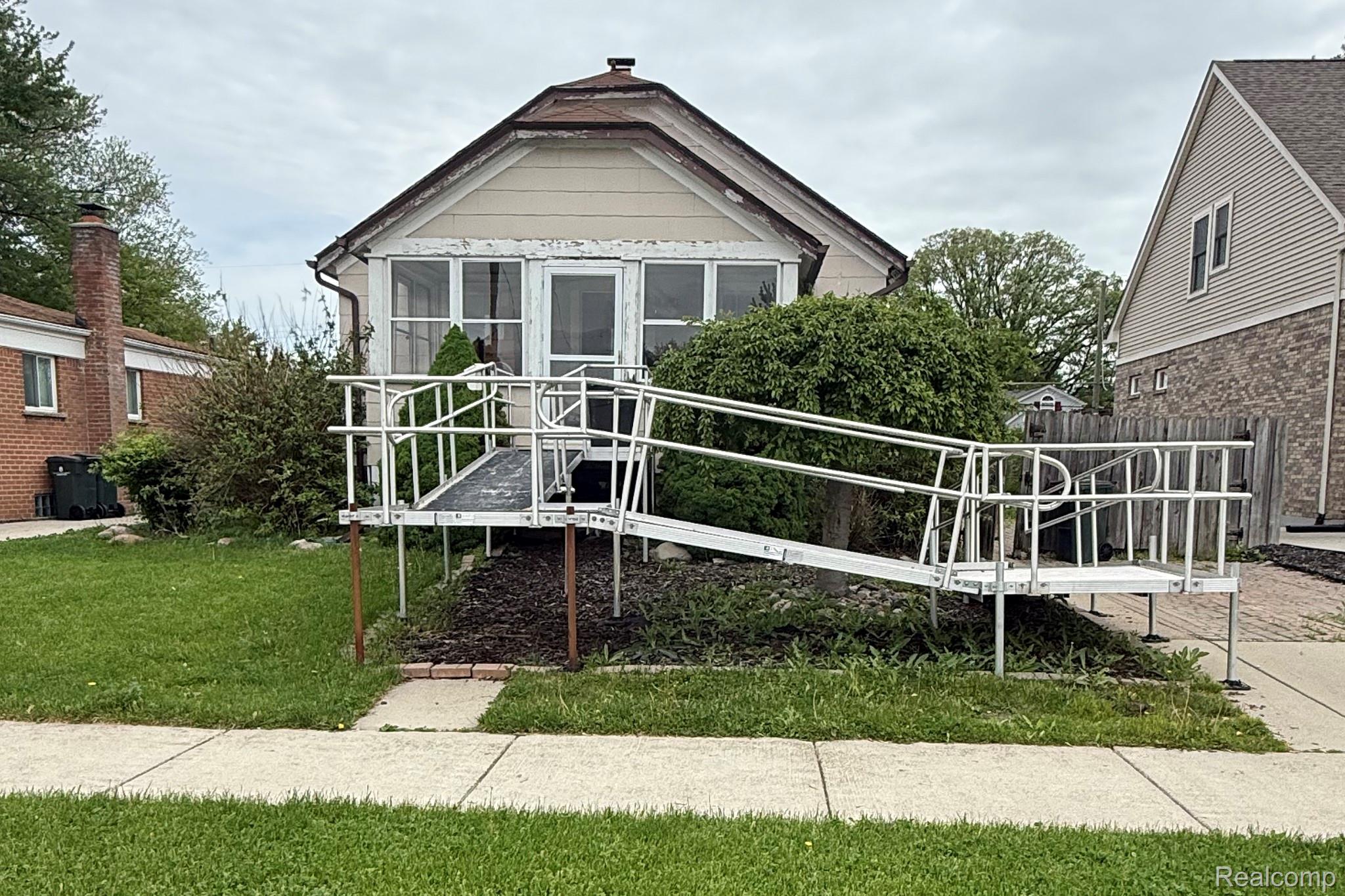 23141, Euclid, St. Clair Shores, Michigan, 48082