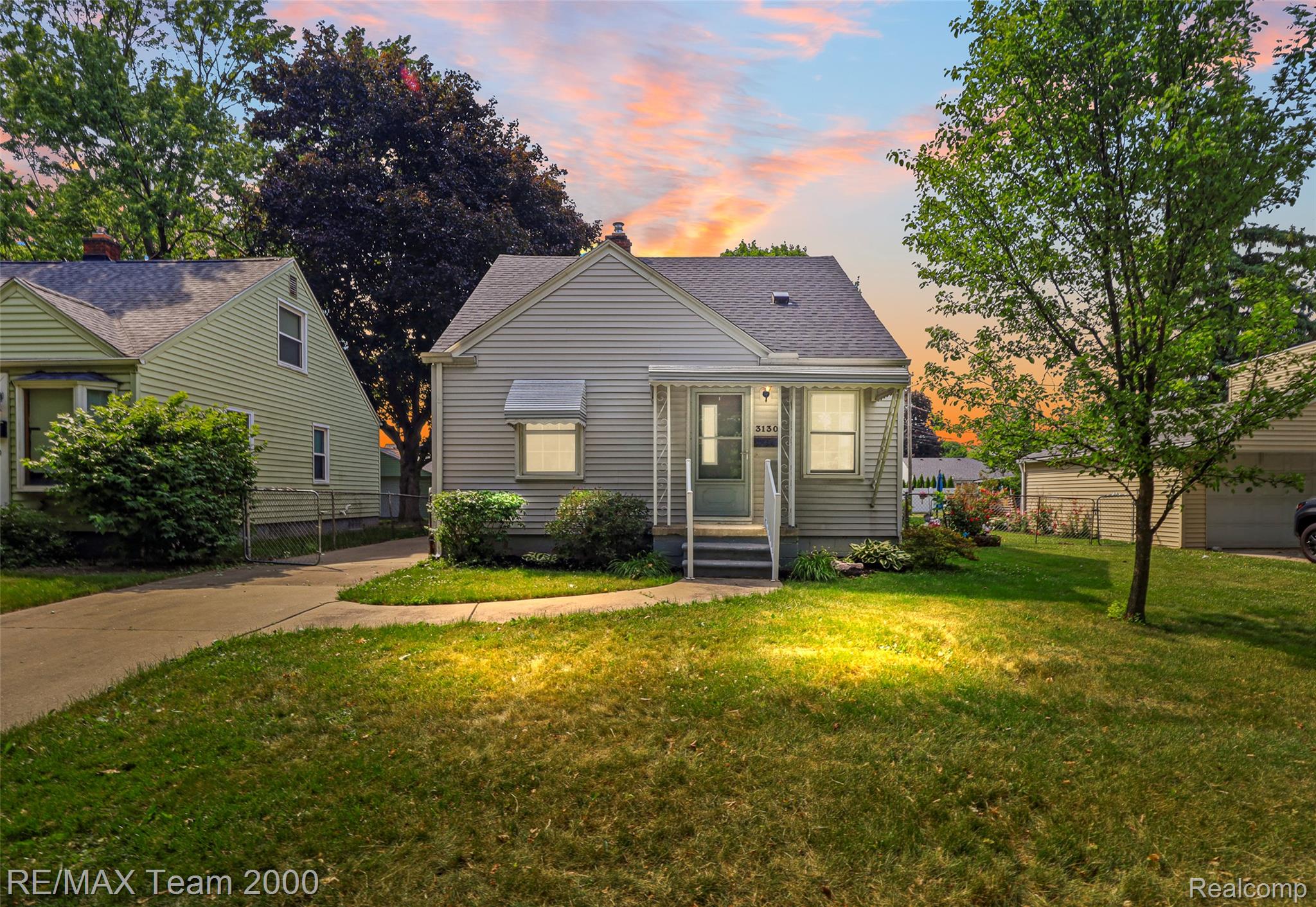 3130, Chestnut, Dearborn, Michigan, 48124