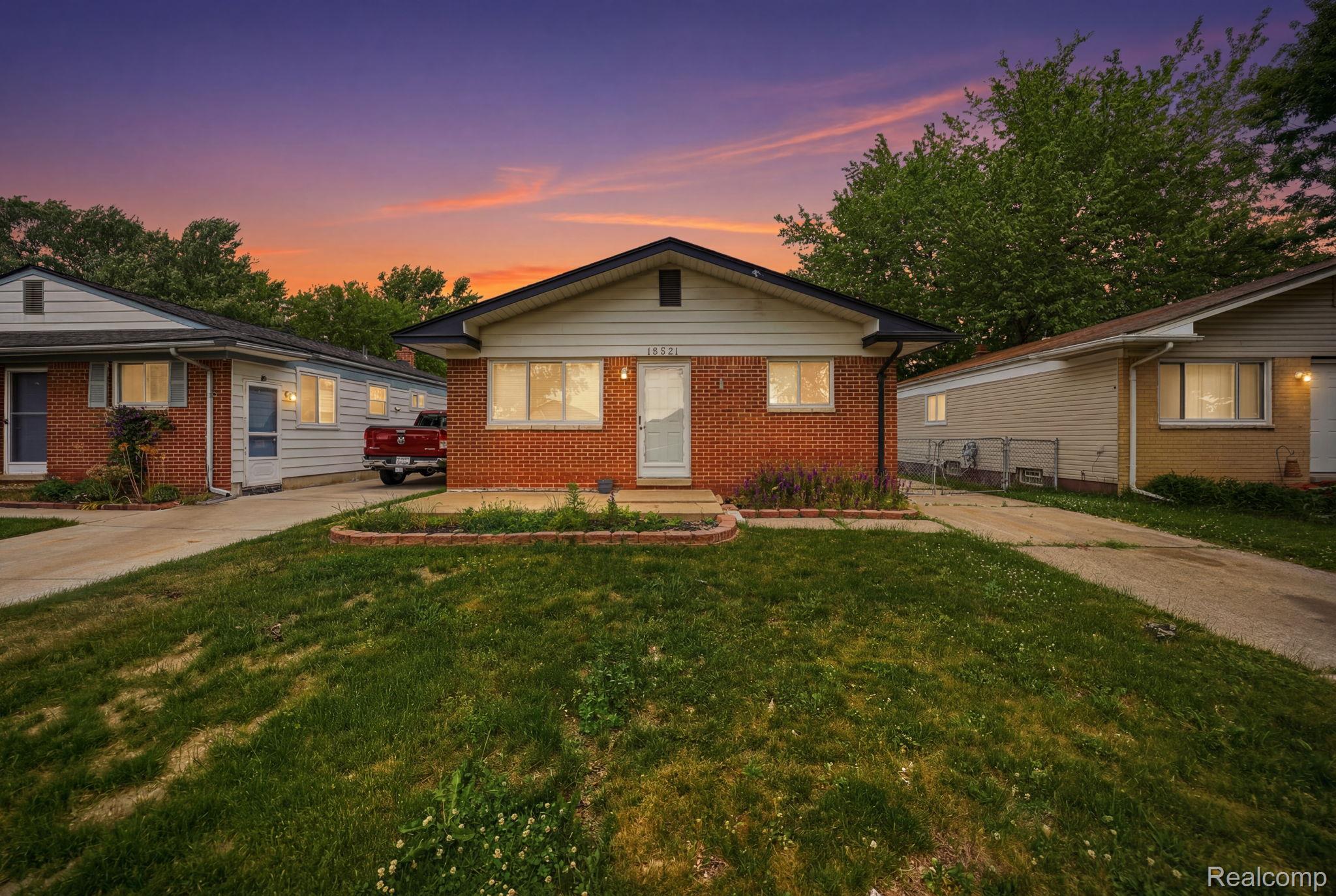 19831, Voiland, Roseville, Michigan, 48066