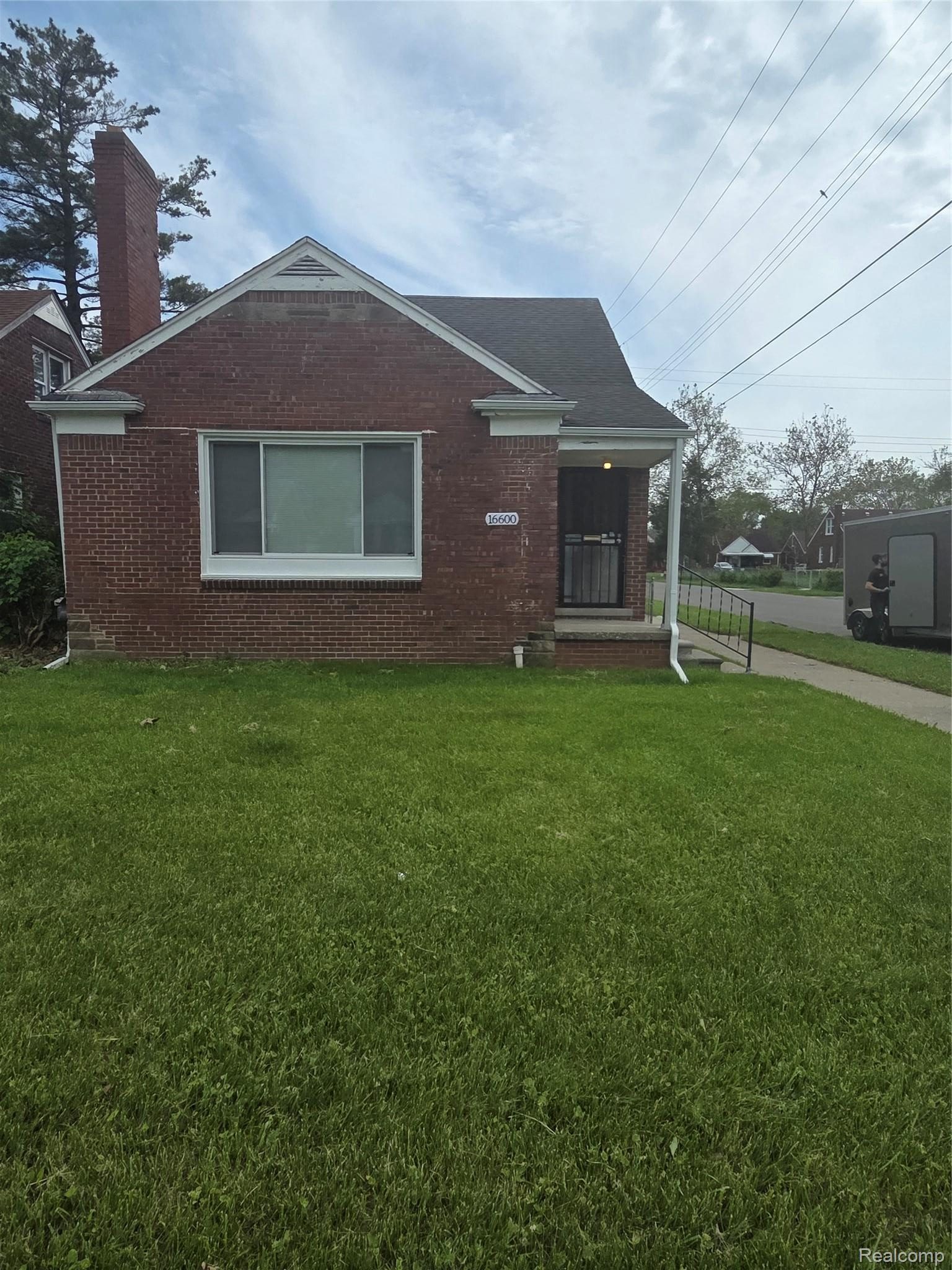 16600, Carlisle, Detroit, Michigan, 48205
