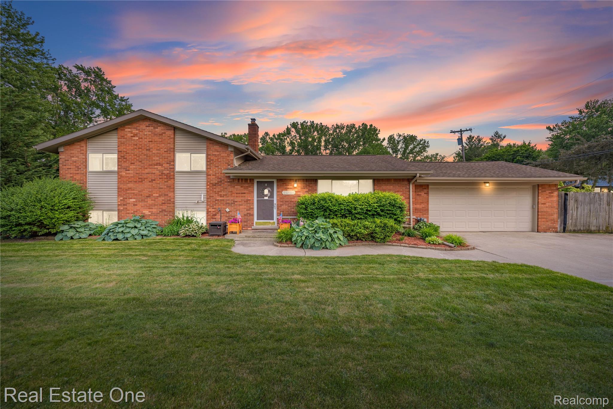 24100, Alpine, Clinton Township, Michigan, 48036