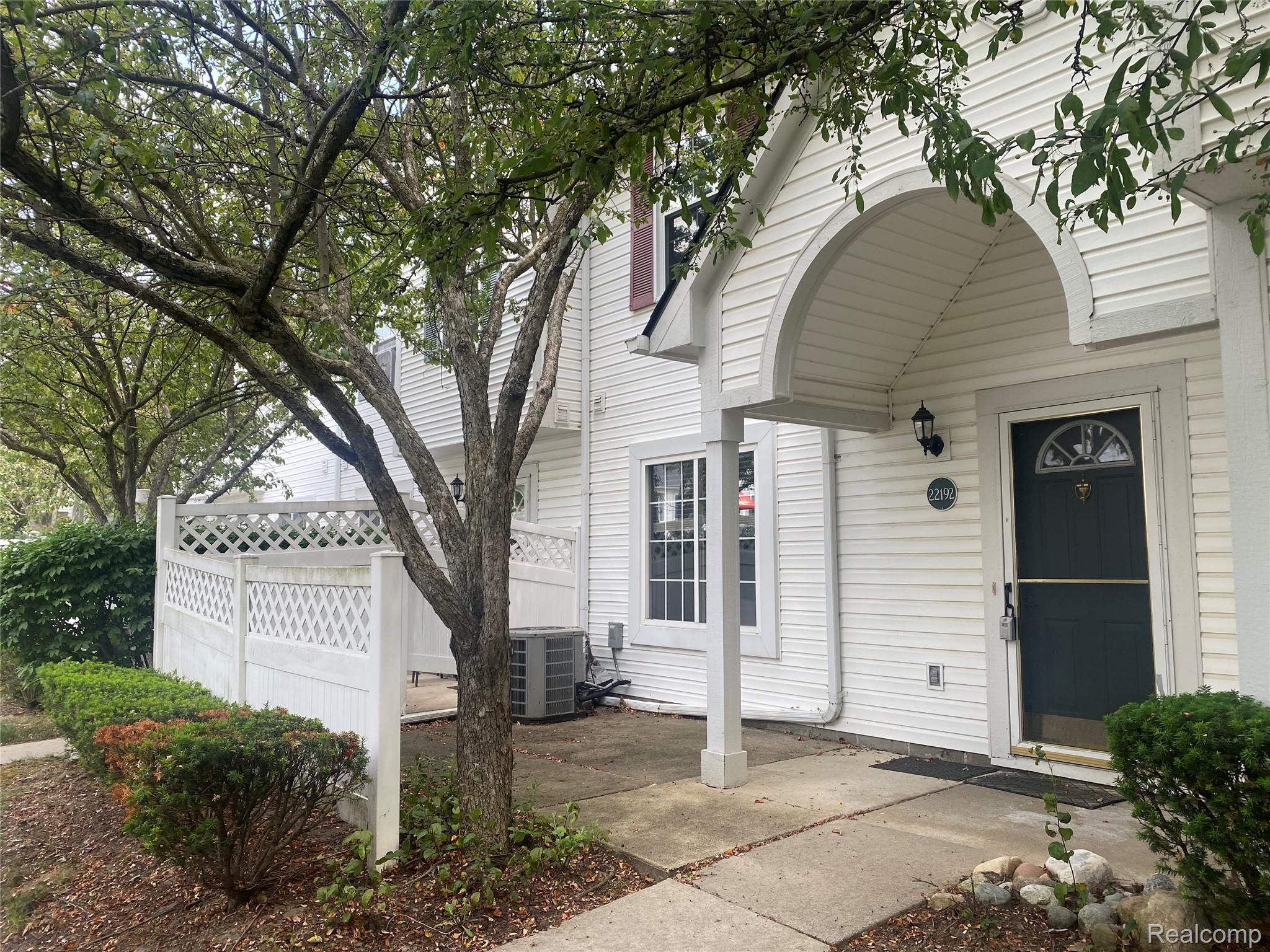 22192, Cape Cod Way, Farmington Hills, Michigan, 48336