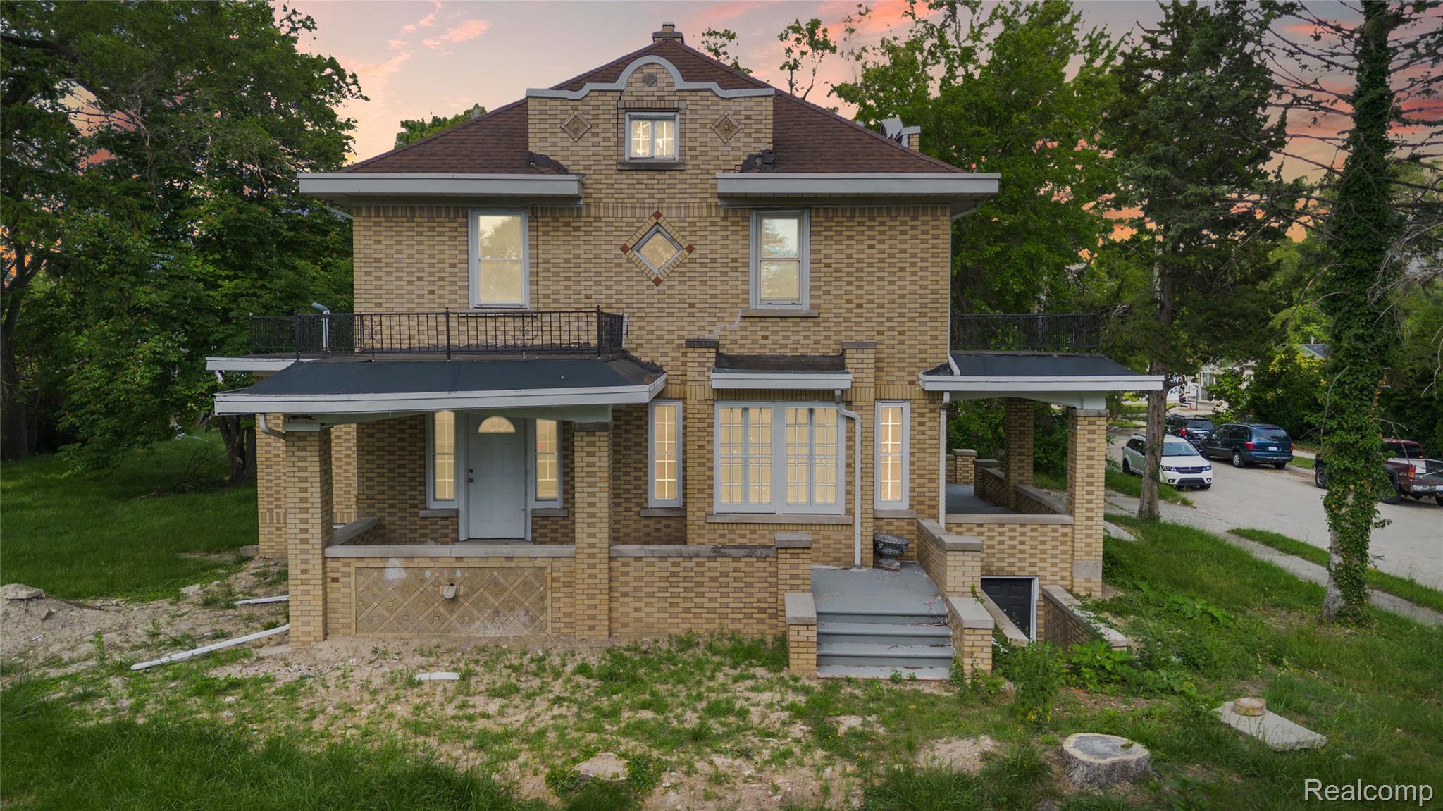 21855, Schoenherr, Warren, Michigan, 48089