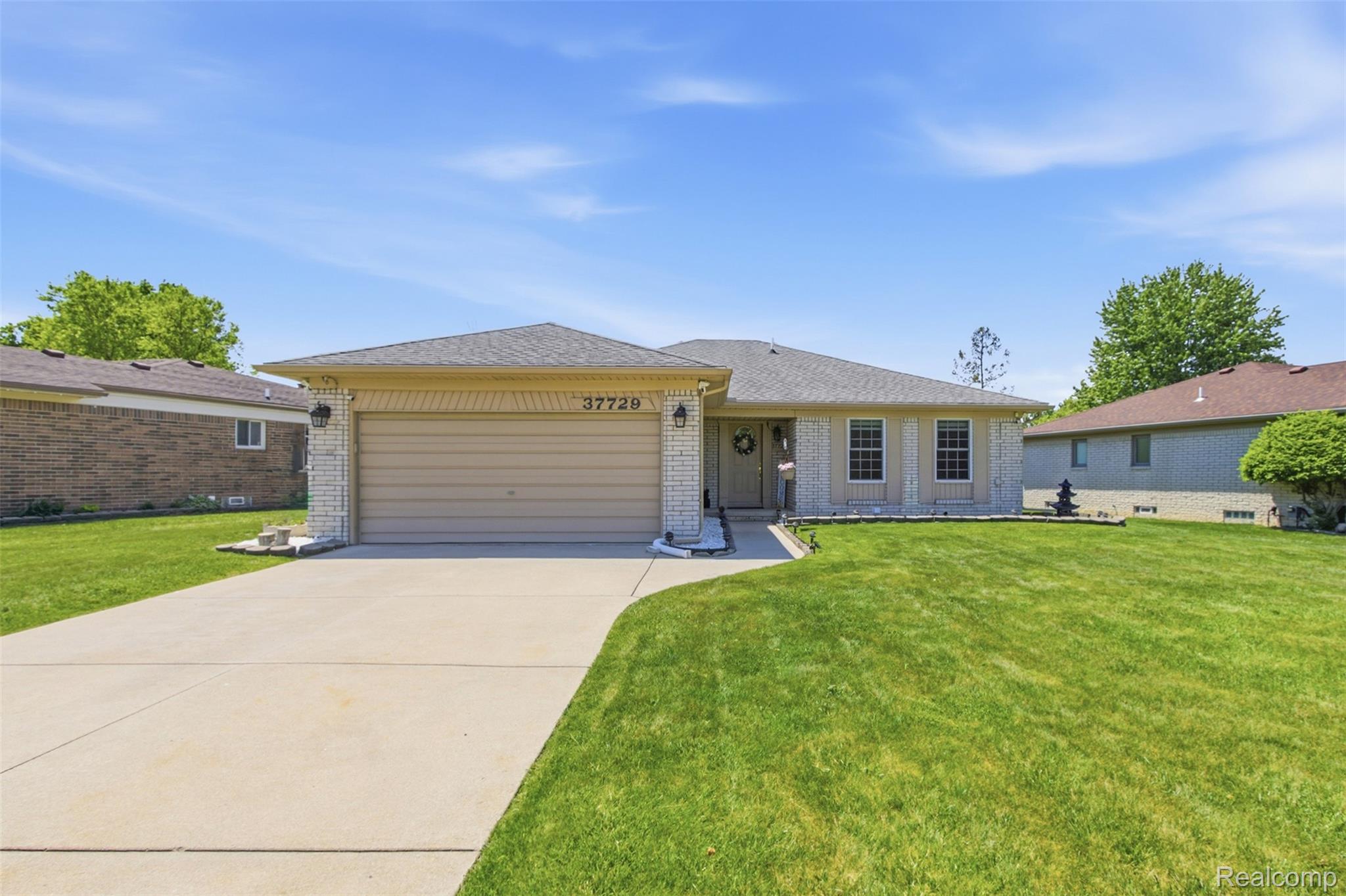 37729, Fieldcrest, Sterling Heights, Michigan, 48312