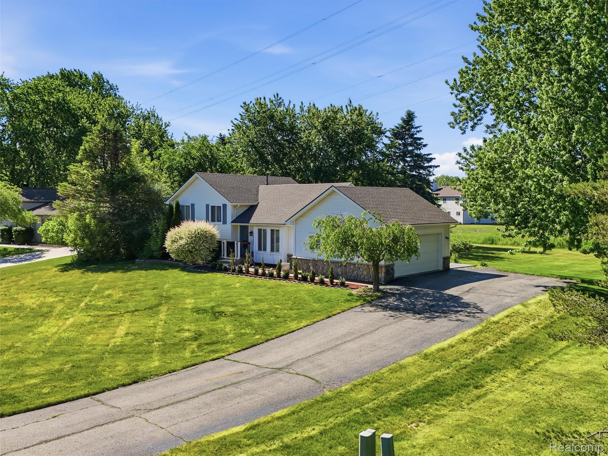 1087, Eagle Nest, Rochester, Michigan, 48306