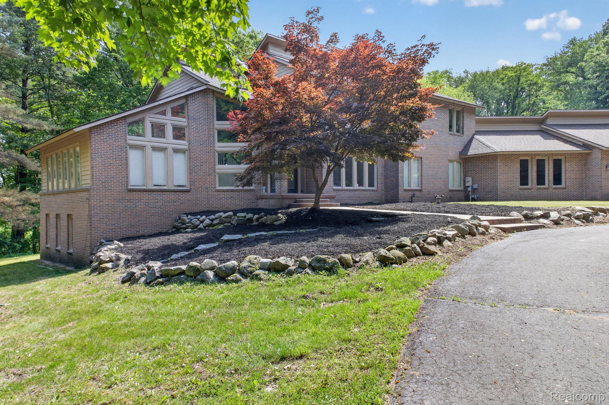 9961, Cross Creek, South Lyon, Michigan, 48178