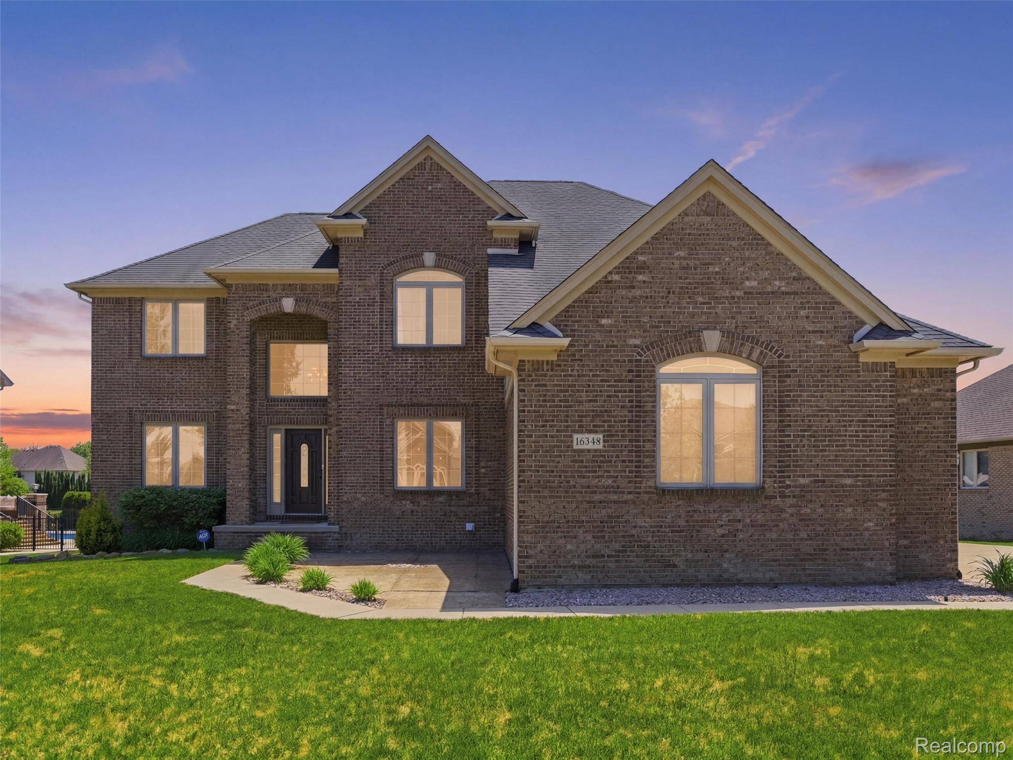 16348, Via Montella, Macomb, Michigan, 48042