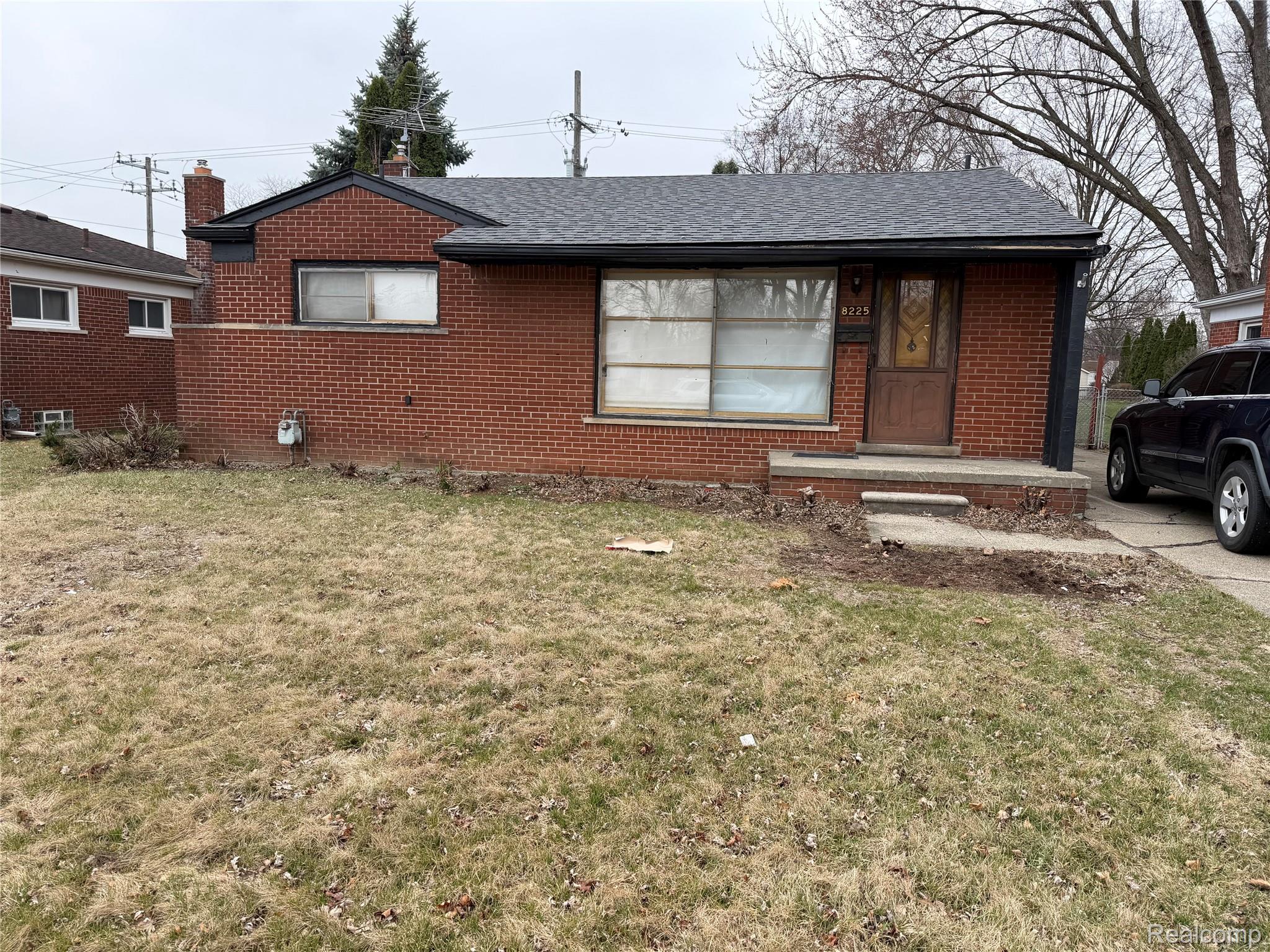 8225, Lochdale, Dearborn Heights, Michigan, 48127