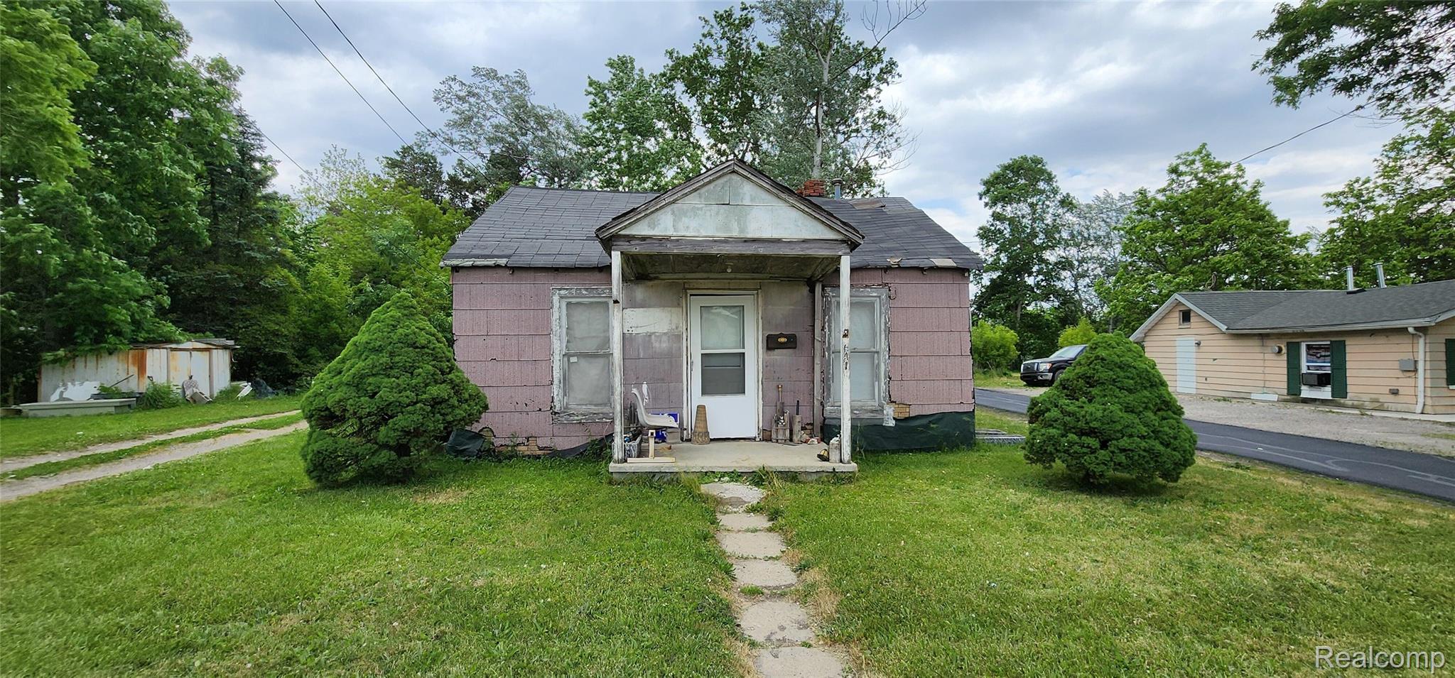 641, Gulf, Adrian, Michigan, 49221