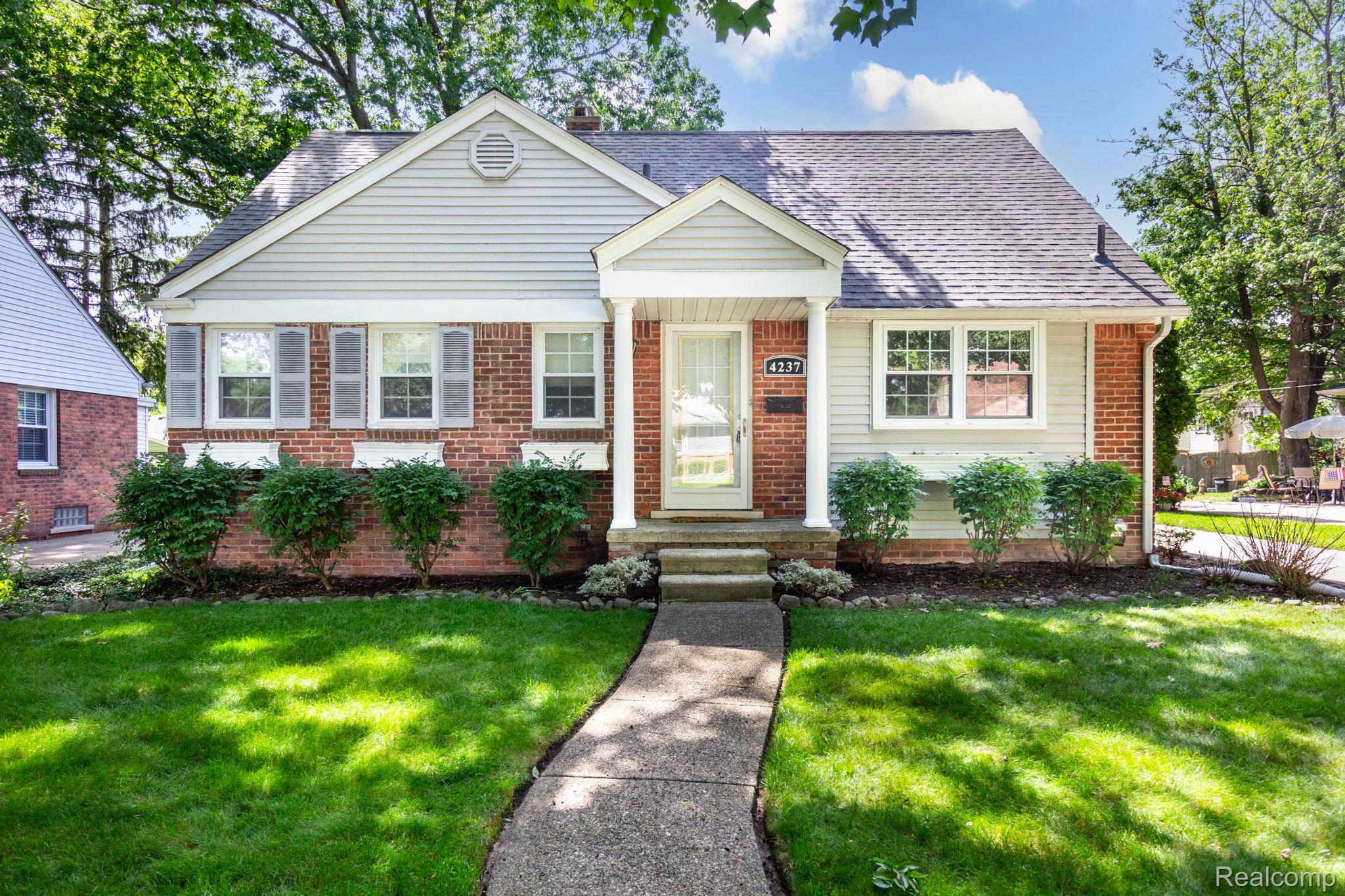 4237, Wakefield, Berkley, Michigan, 48072