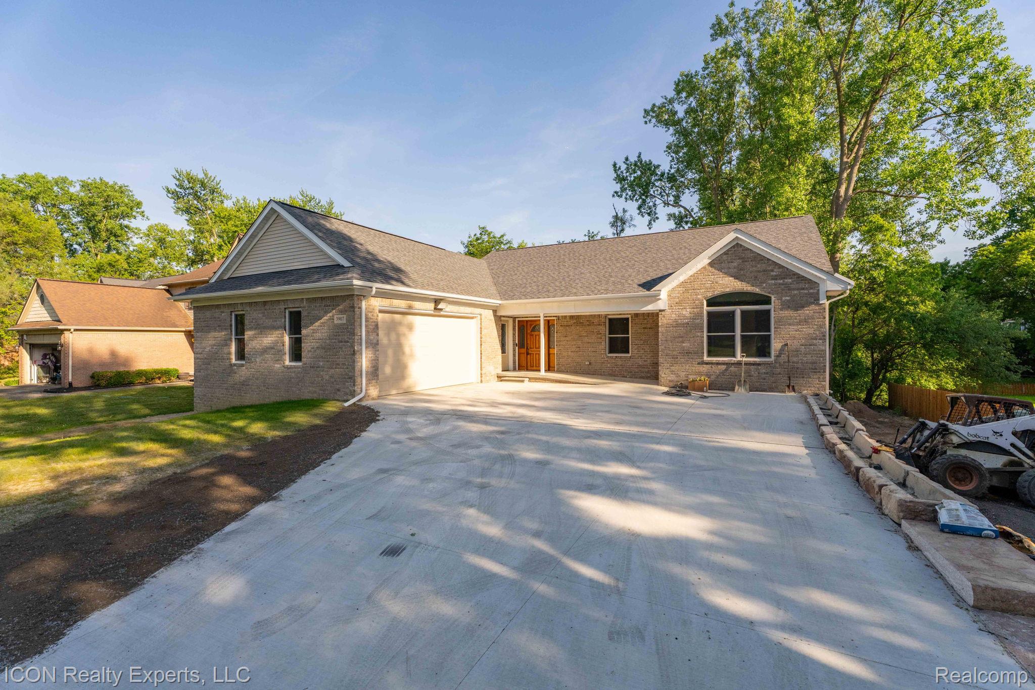 3907, Pontiac Lake, Waterford, Michigan, 48328