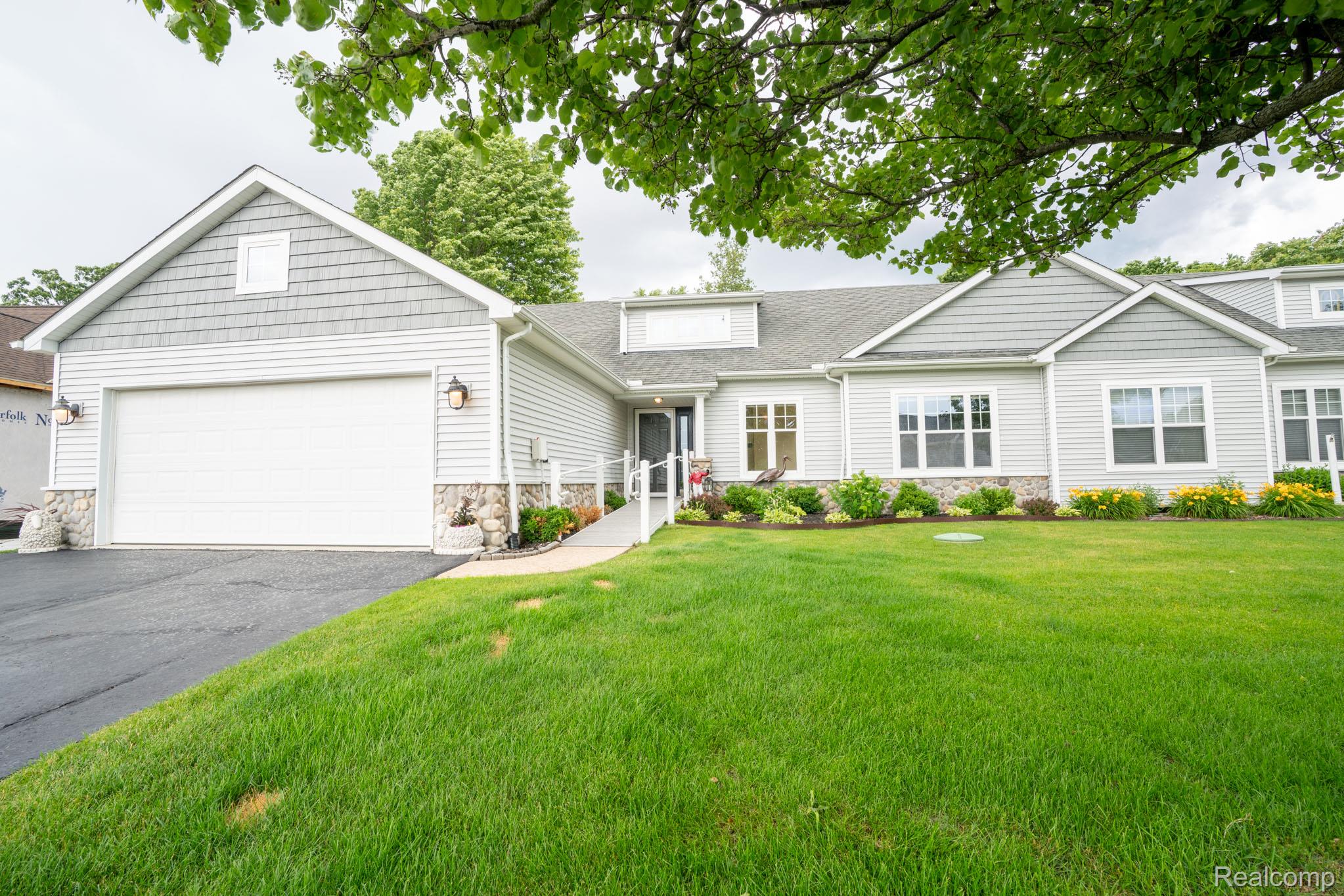 5653, Trail Side, #9, Whitmore Lake, Michigan, 48189