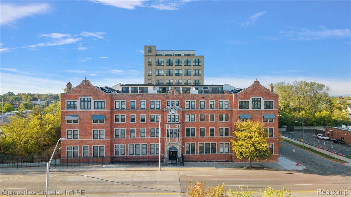 6533, Jefferson, #307, Detroit, Michigan, 48207