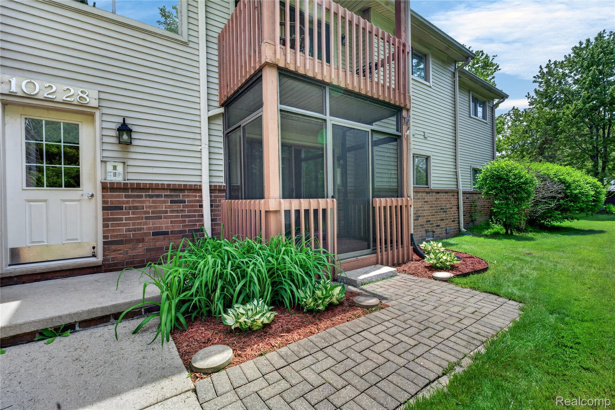 10228, Nancys, Grosse Ile, Michigan, 48138