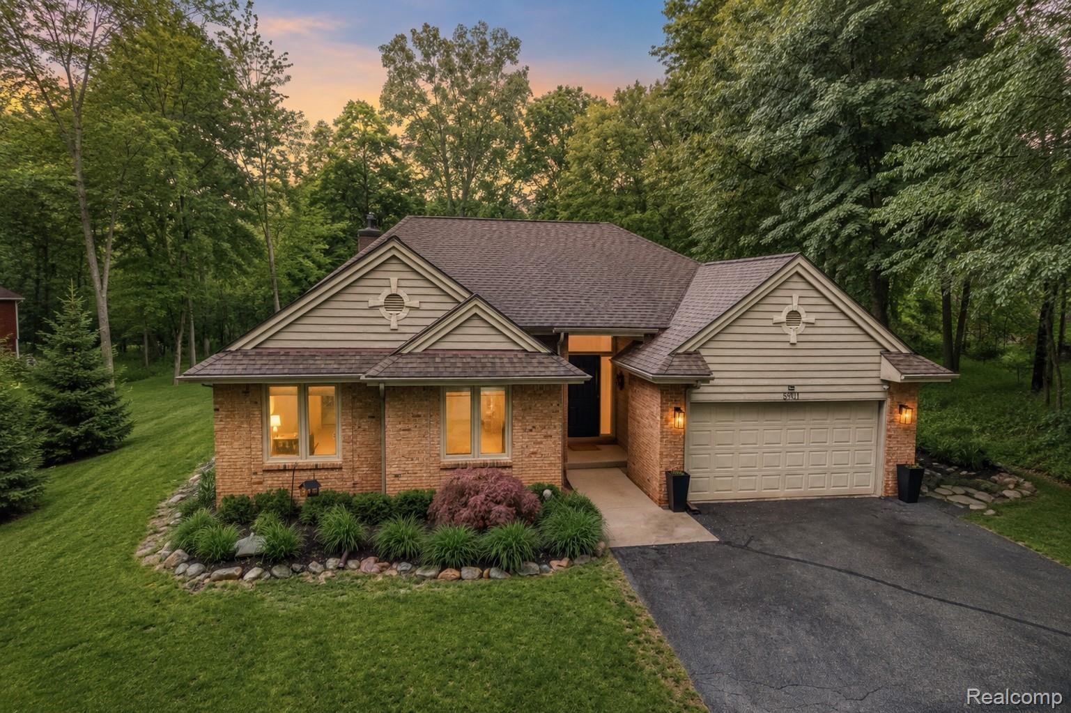 5901, Ford, Commerce Twp, Michigan, 48382