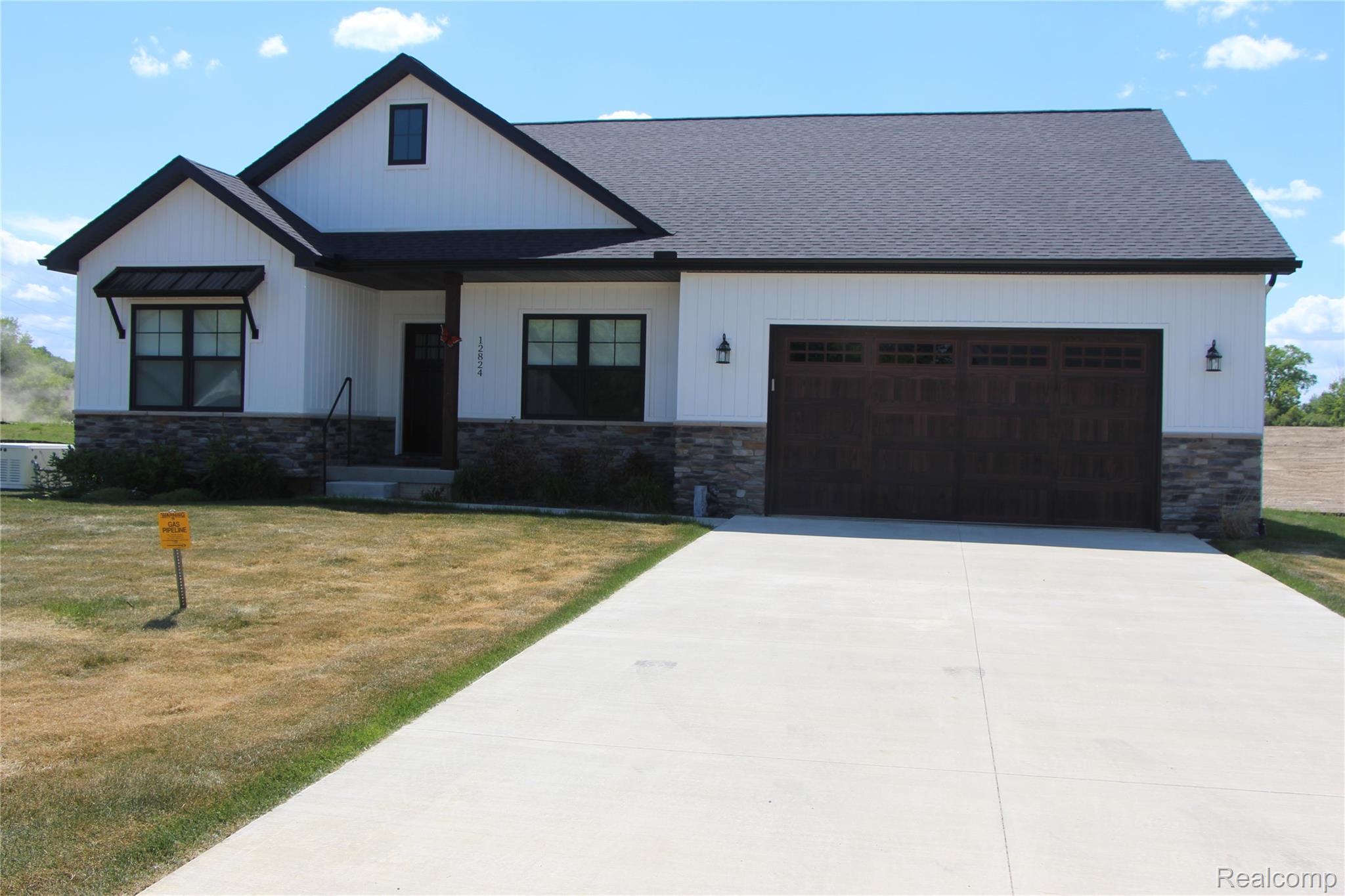 12824, Ivy, Linden, Michigan, 48451
