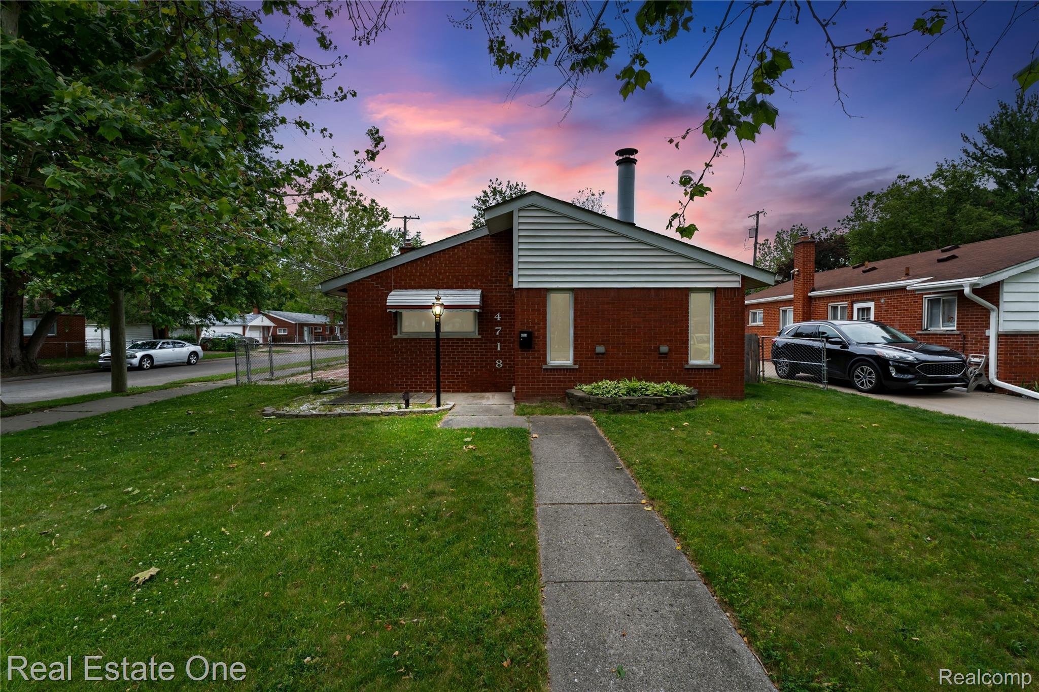 4718, Roosevelt, Dearborn Heights, Michigan, 48125