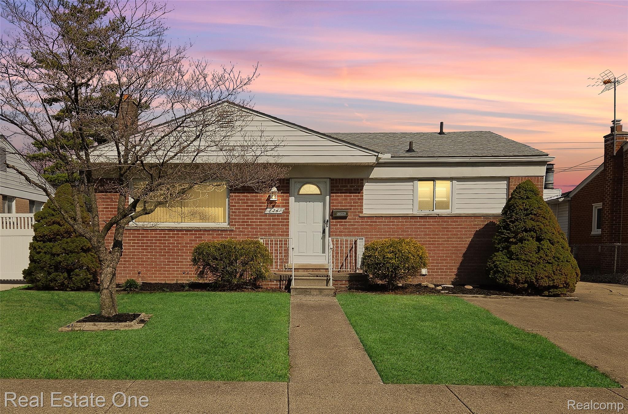 8241, Clippert, Taylor, Michigan, 48180