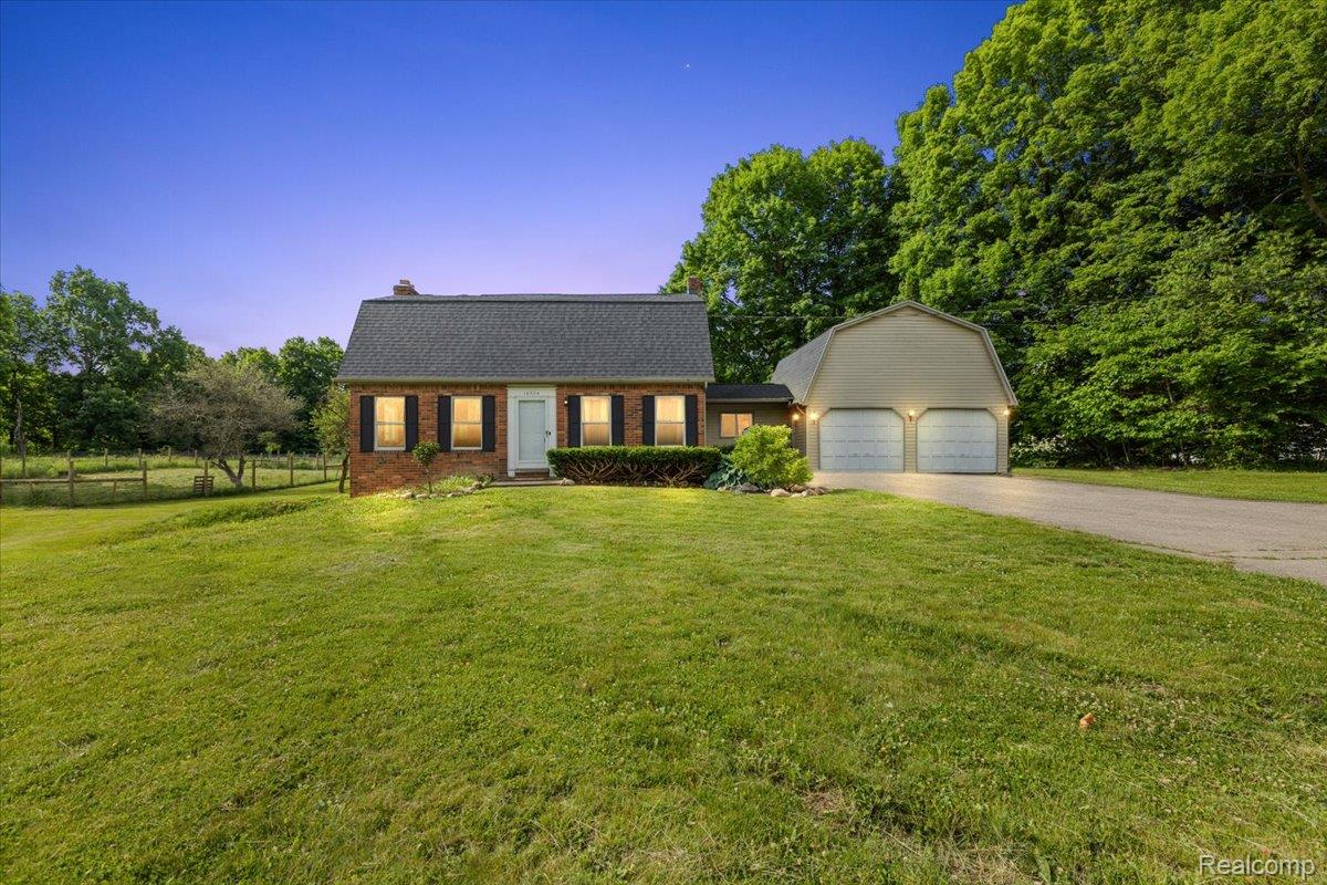 10324, Oakhill, Holly, Michigan, 48442