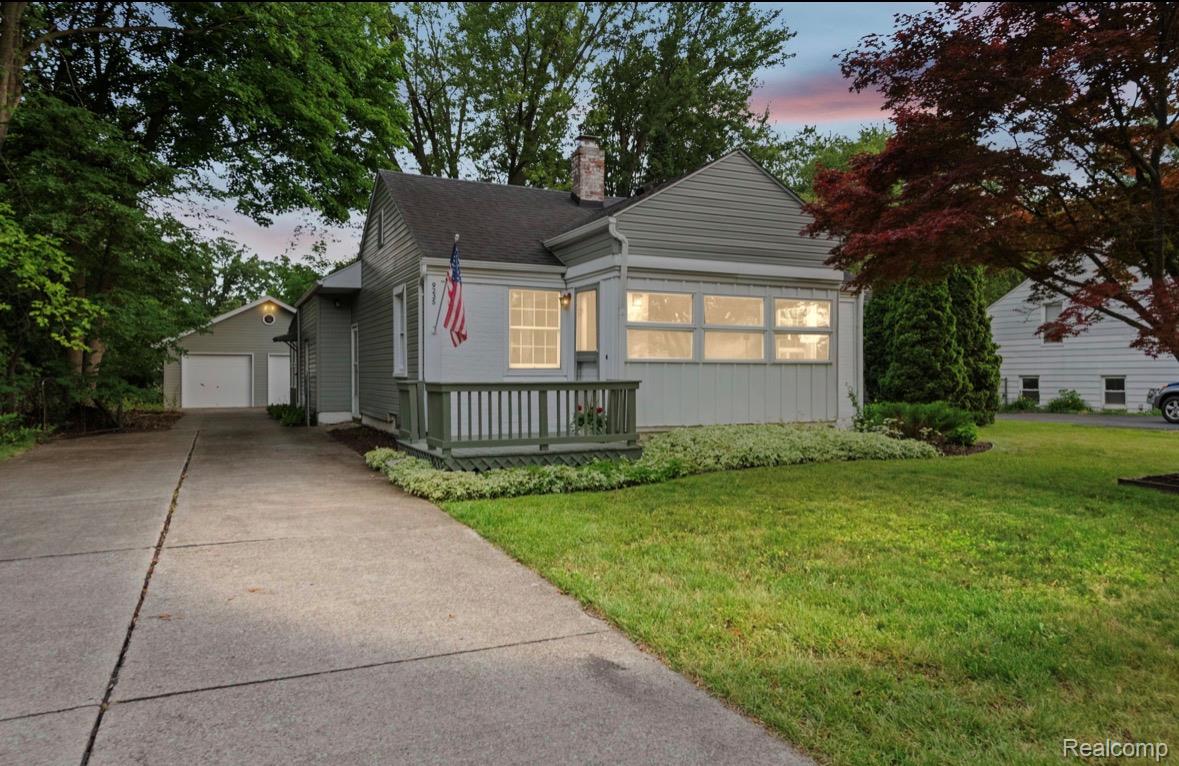 9235, Whitall, Grosse Ile, Michigan, 48138