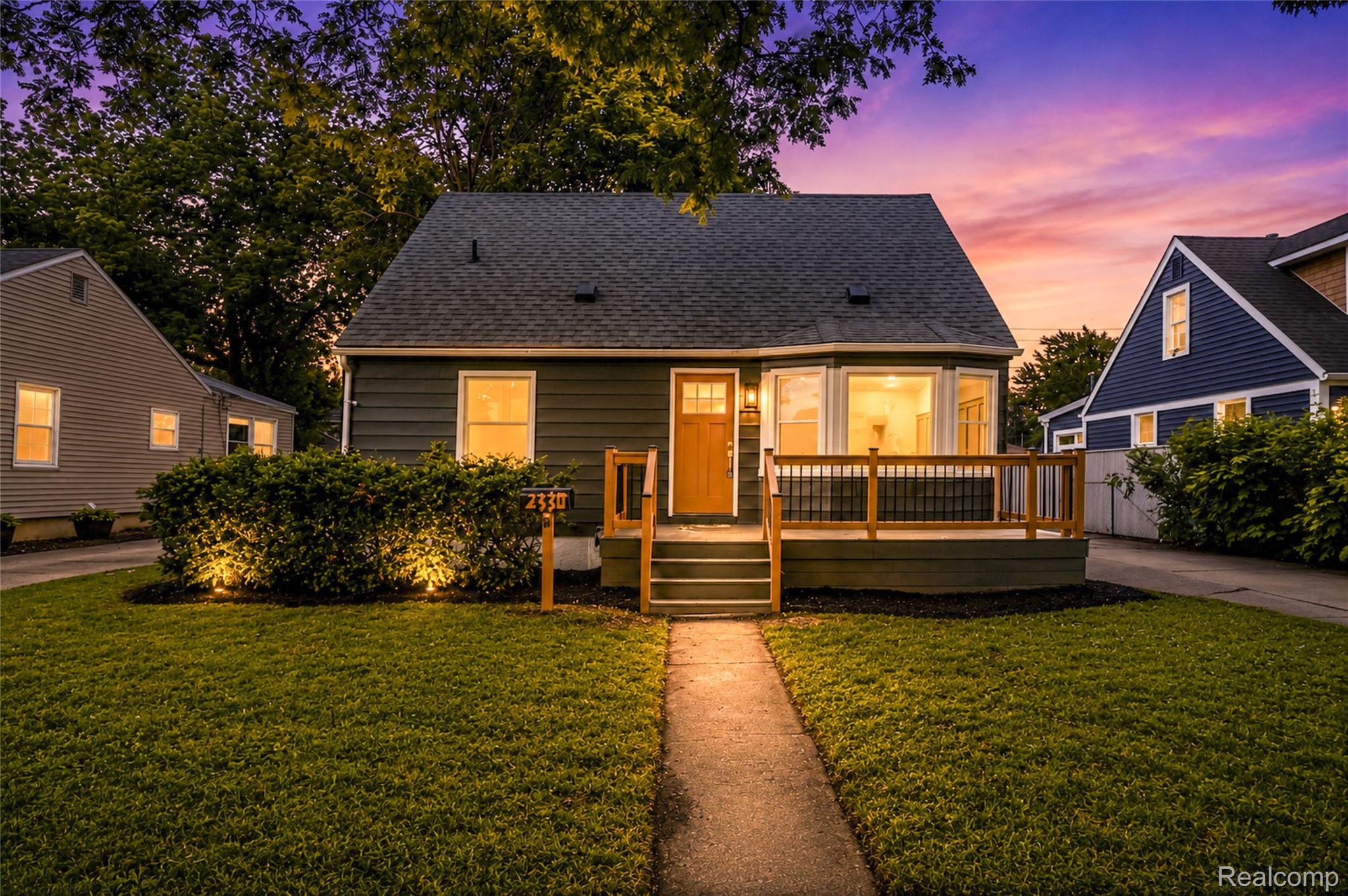 2330, Buckingham, Berkley, Michigan, 48072
