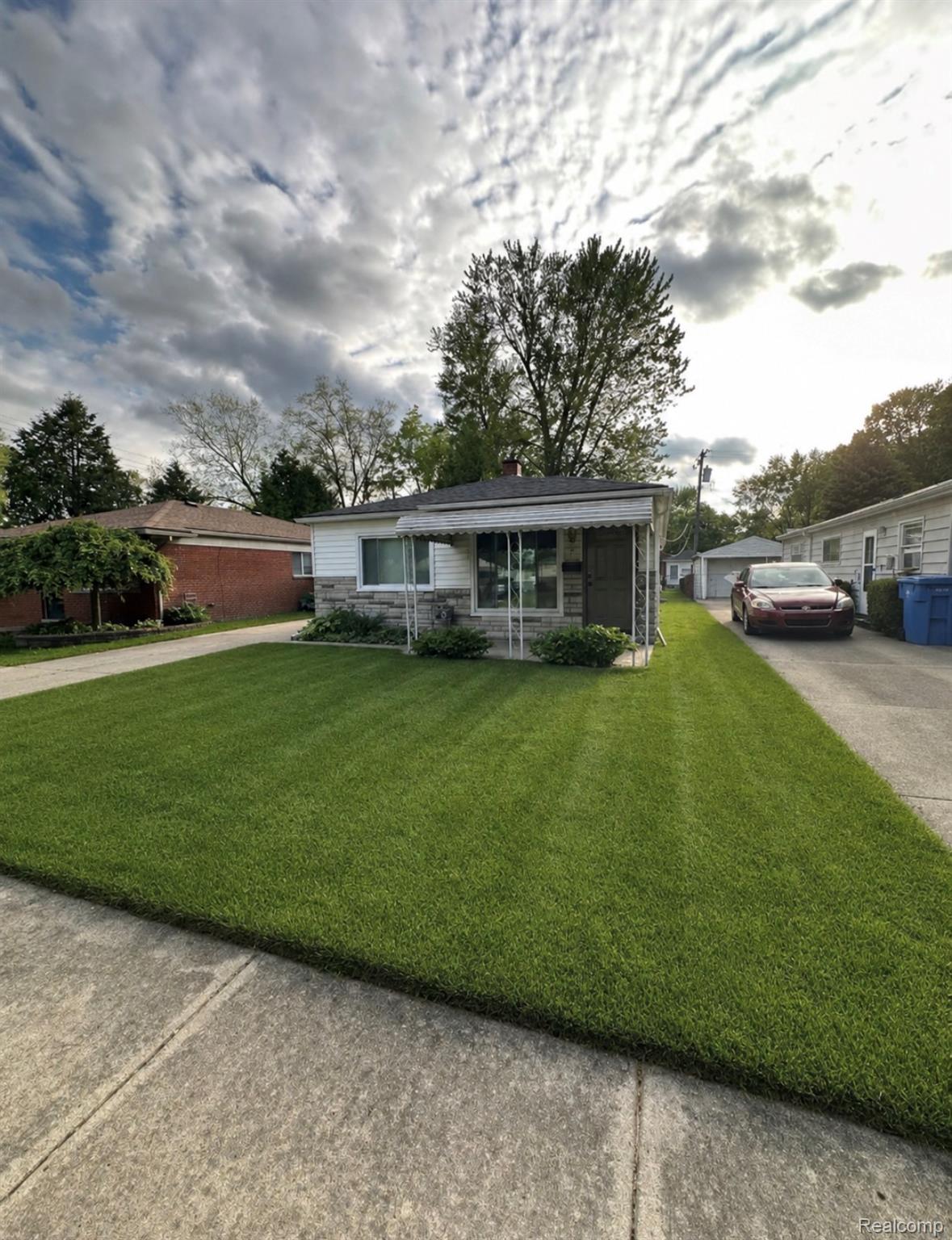 4484, Ziegler, Dearborn Heights, Michigan, 48125
