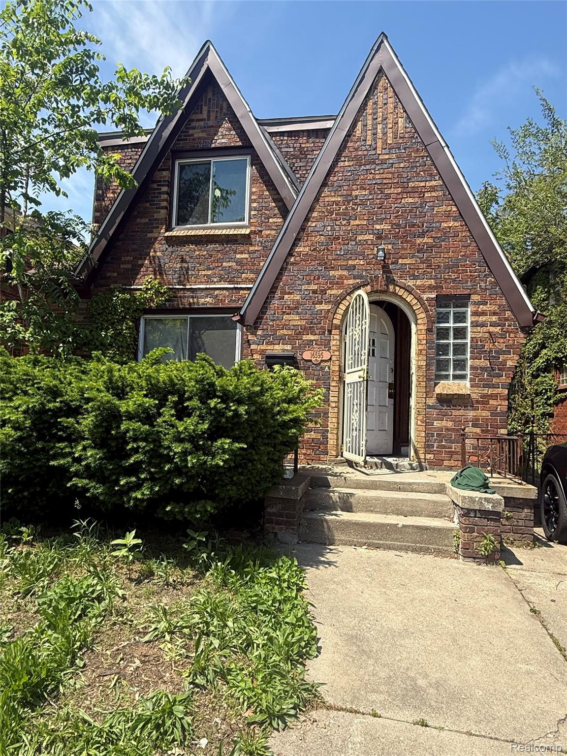 16595, WARD, Detroit, Michigan, 48235