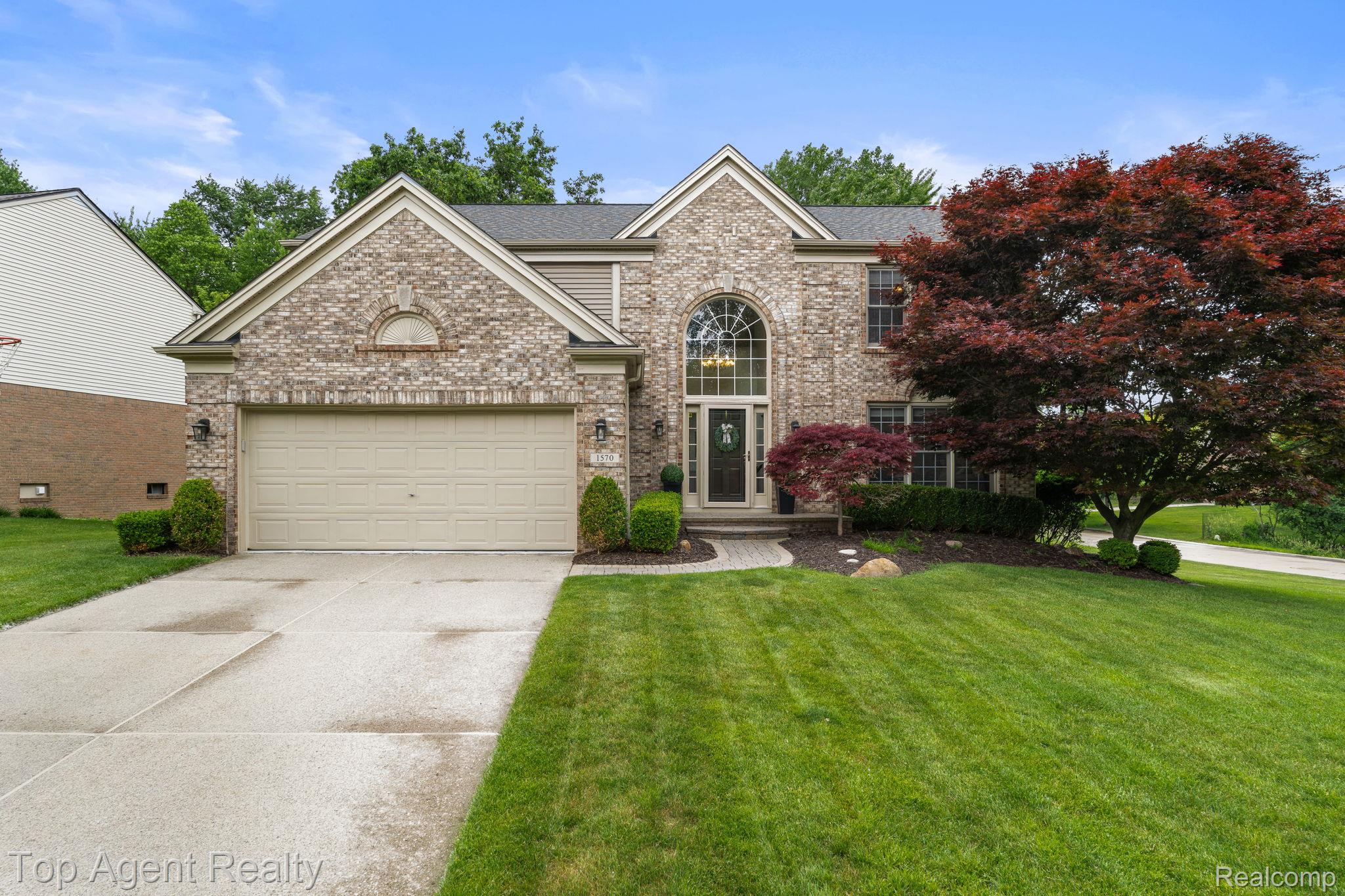 1570, Sugar Maple, West Bloomfield, Michigan, 48324