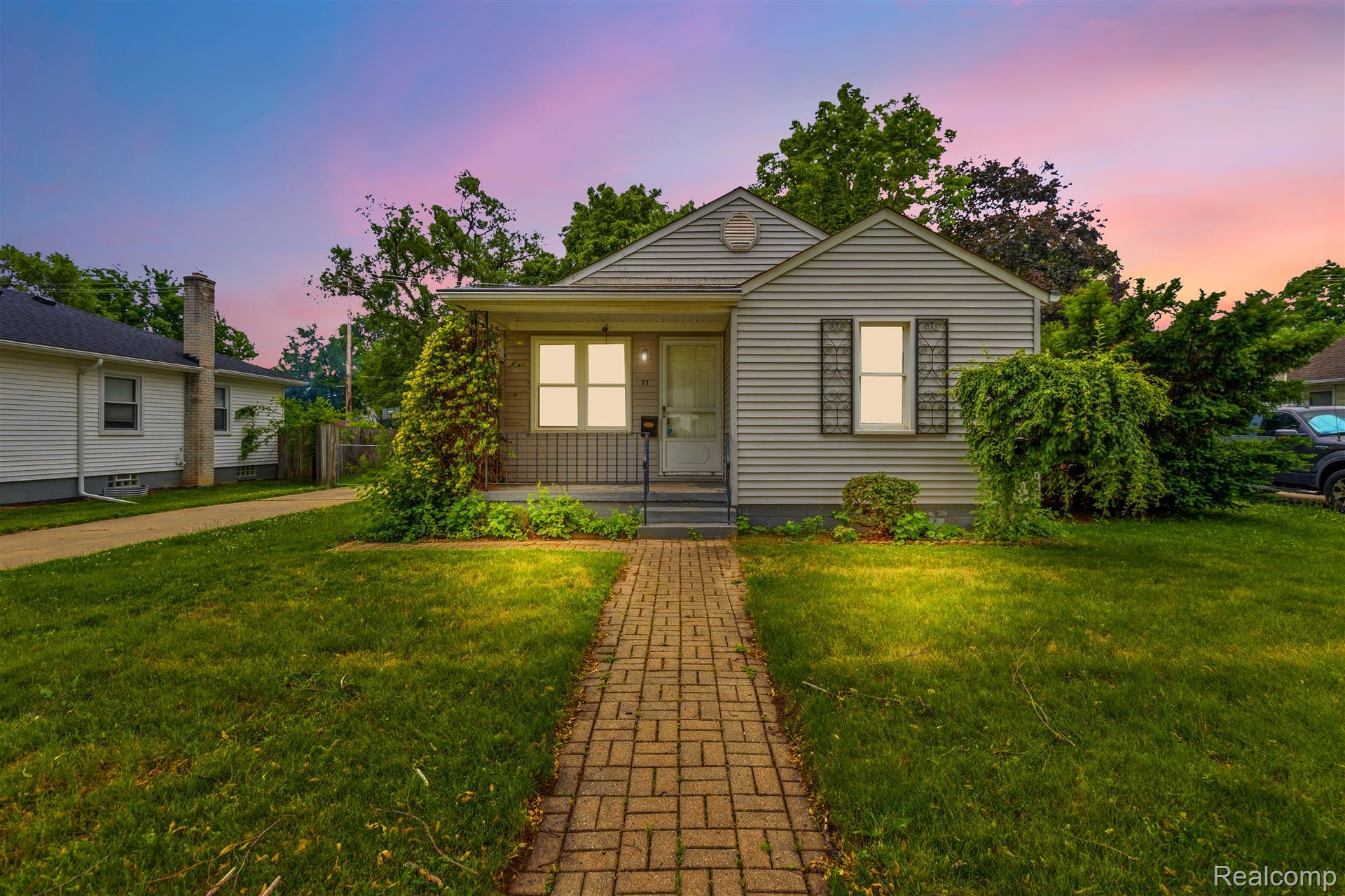 77, Huron, Mt. Clemens, Michigan, 48043