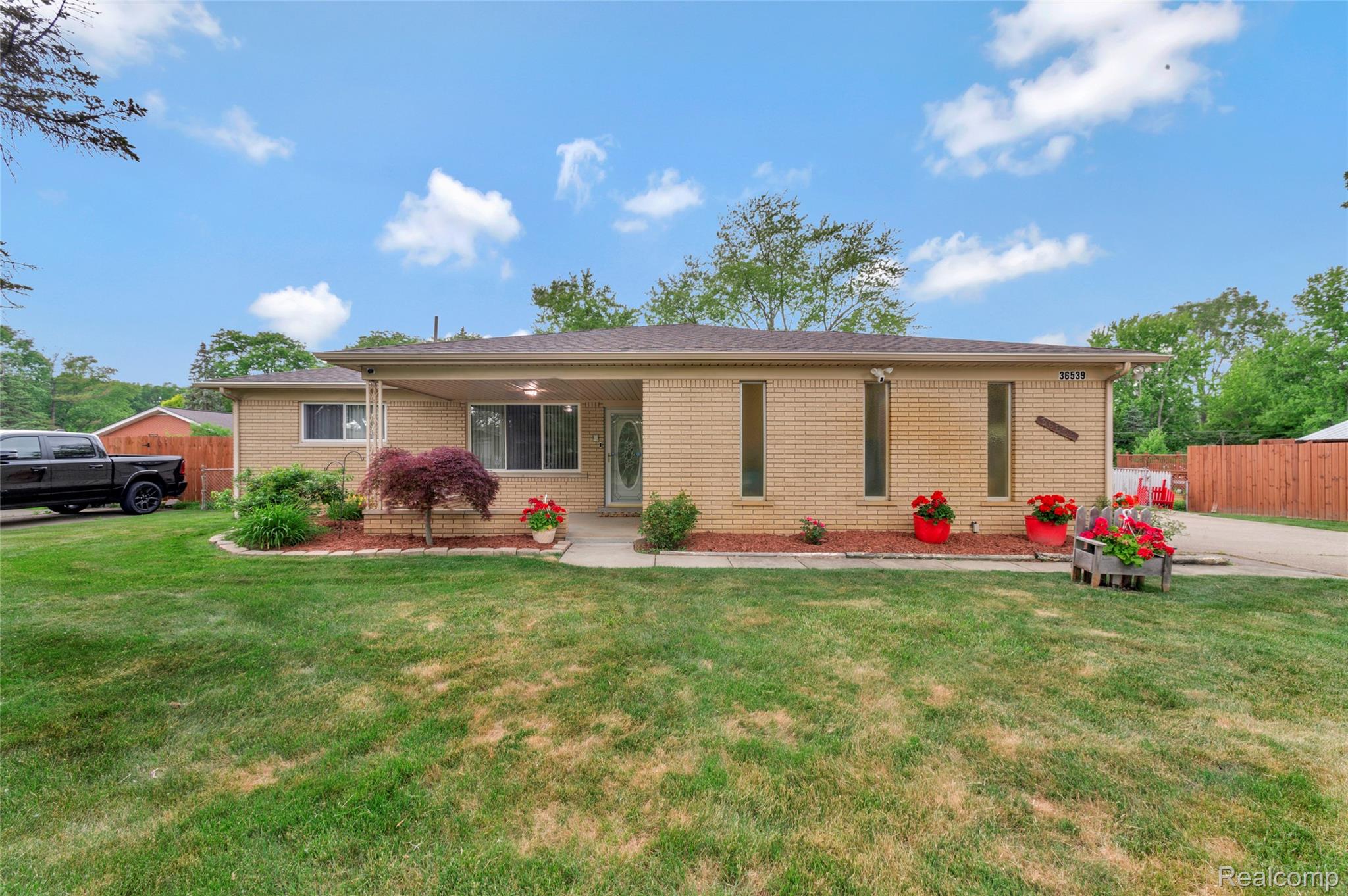 36539, Capper, Clinton Township, Michigan, 48035