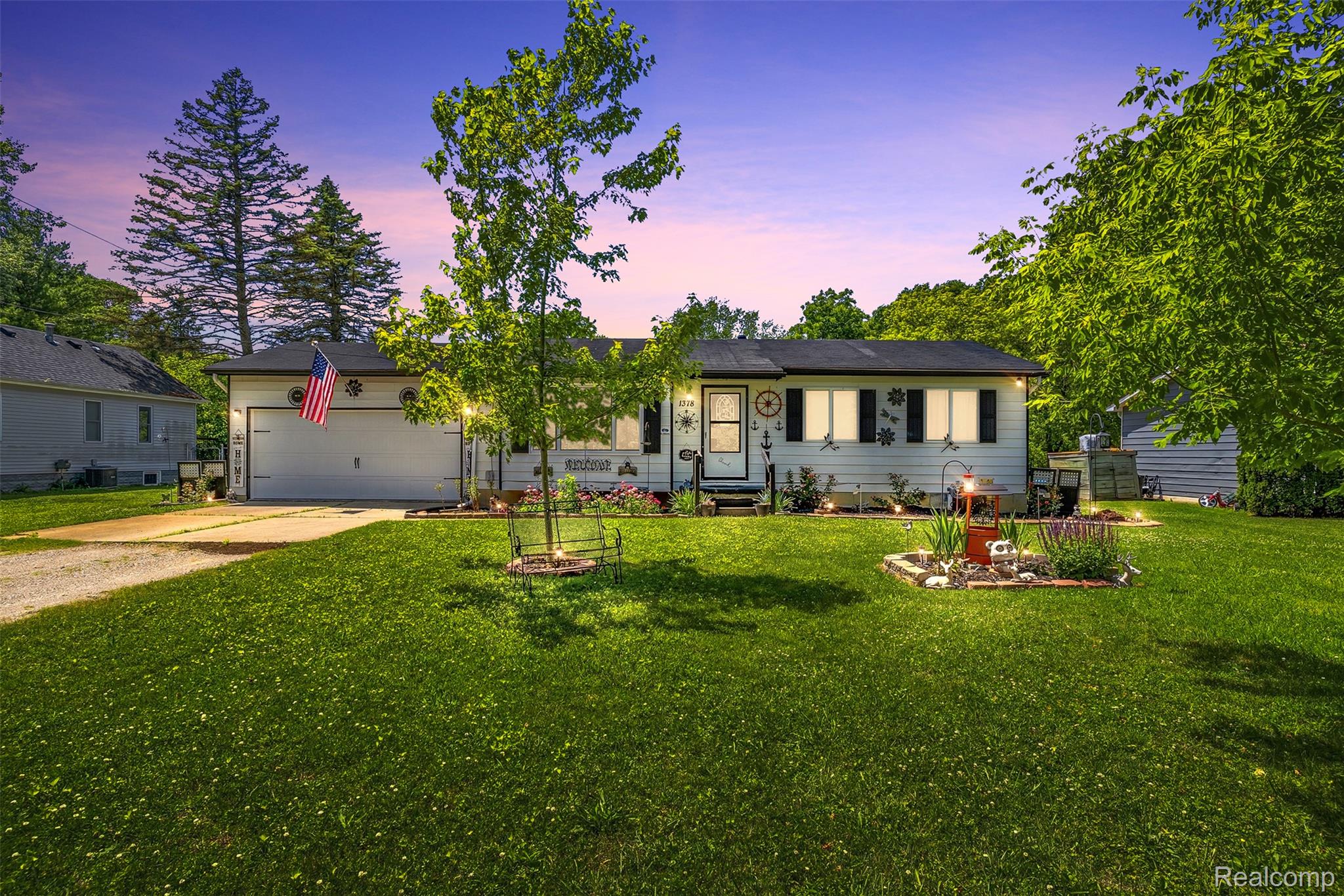 1378, Roat, Burton, Michigan, 48509
