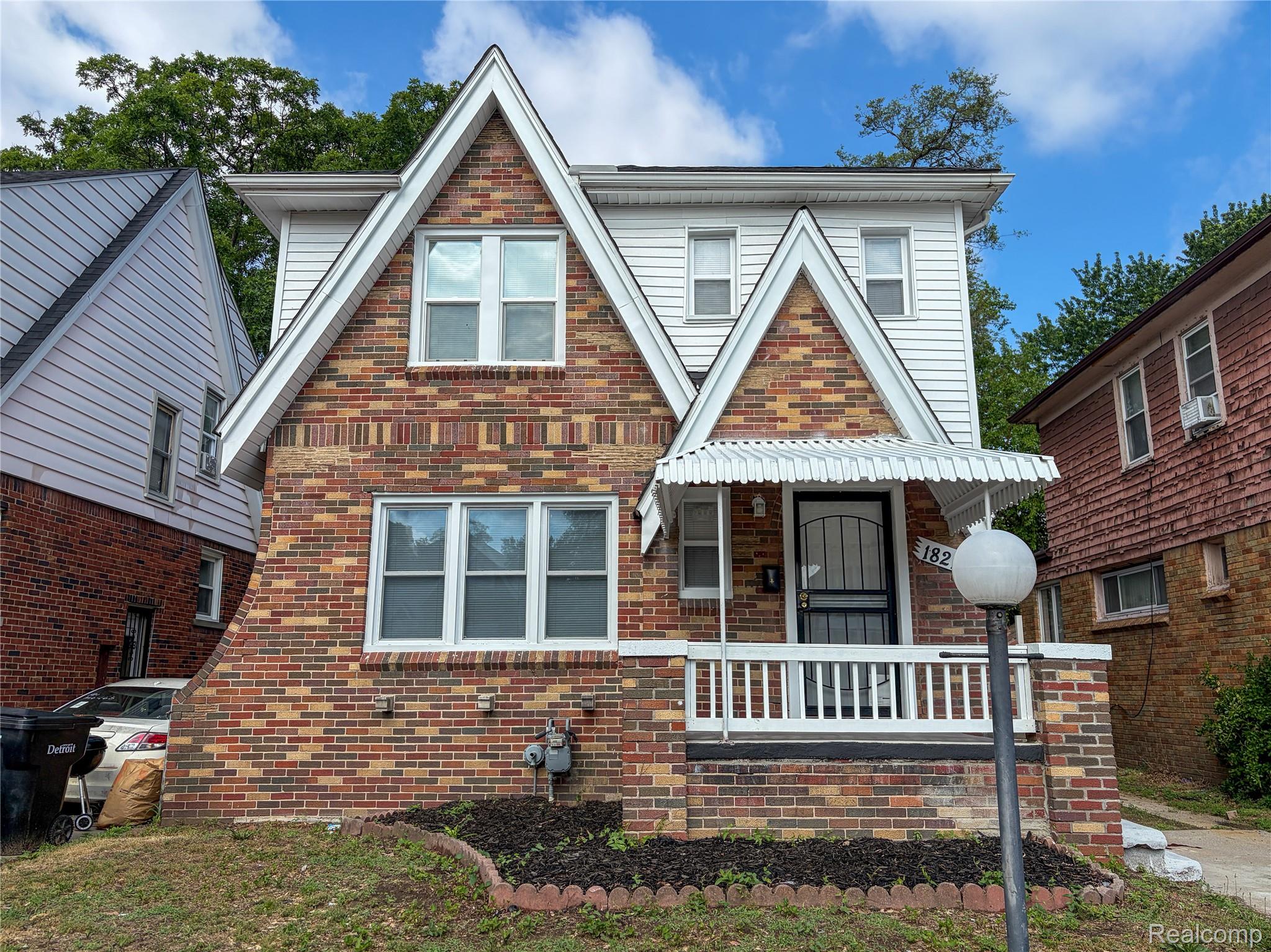 18217, Prairie, Detroit, Michigan, 48221