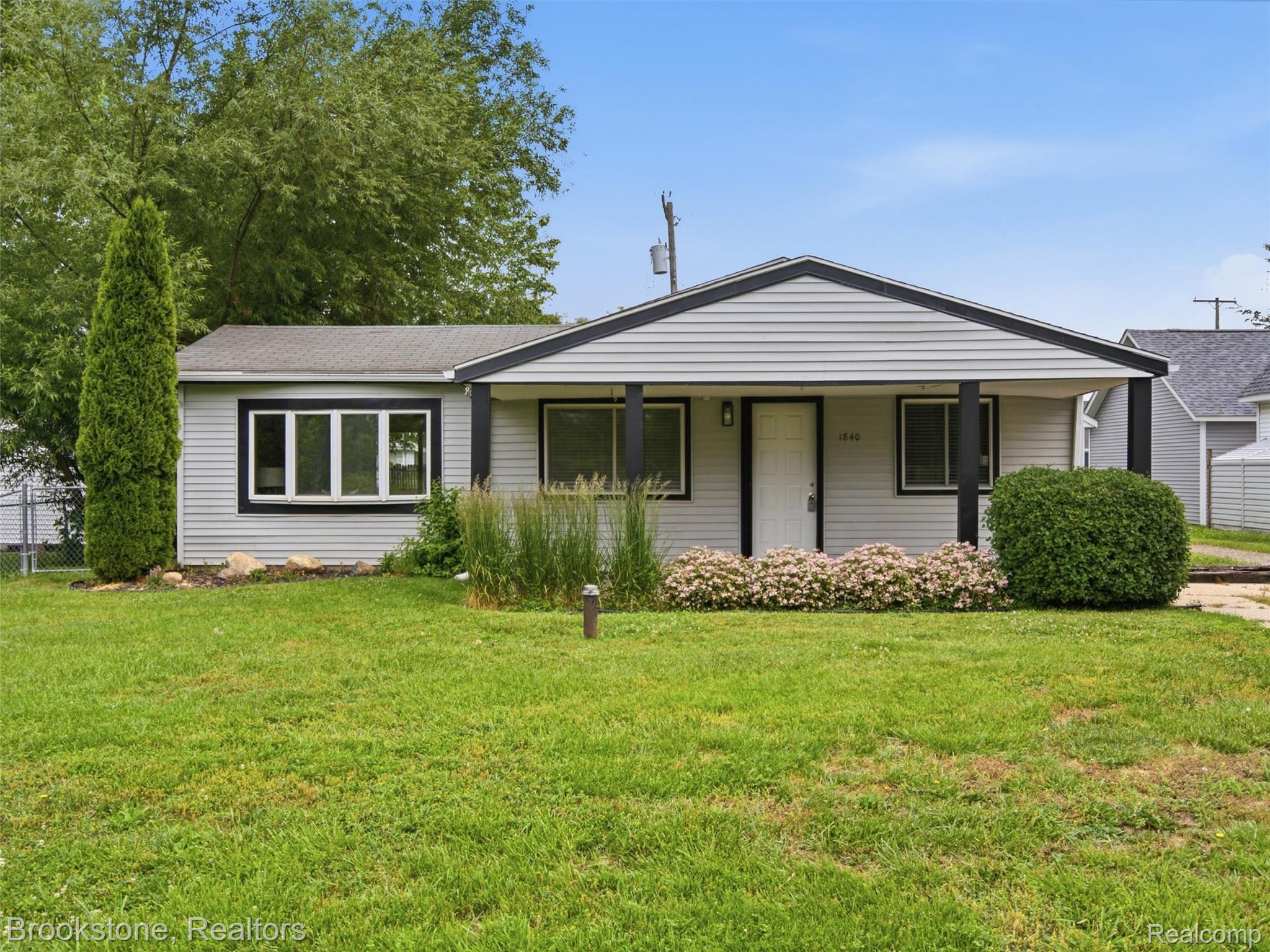 1840, Lake, Novi, Michigan, 48377