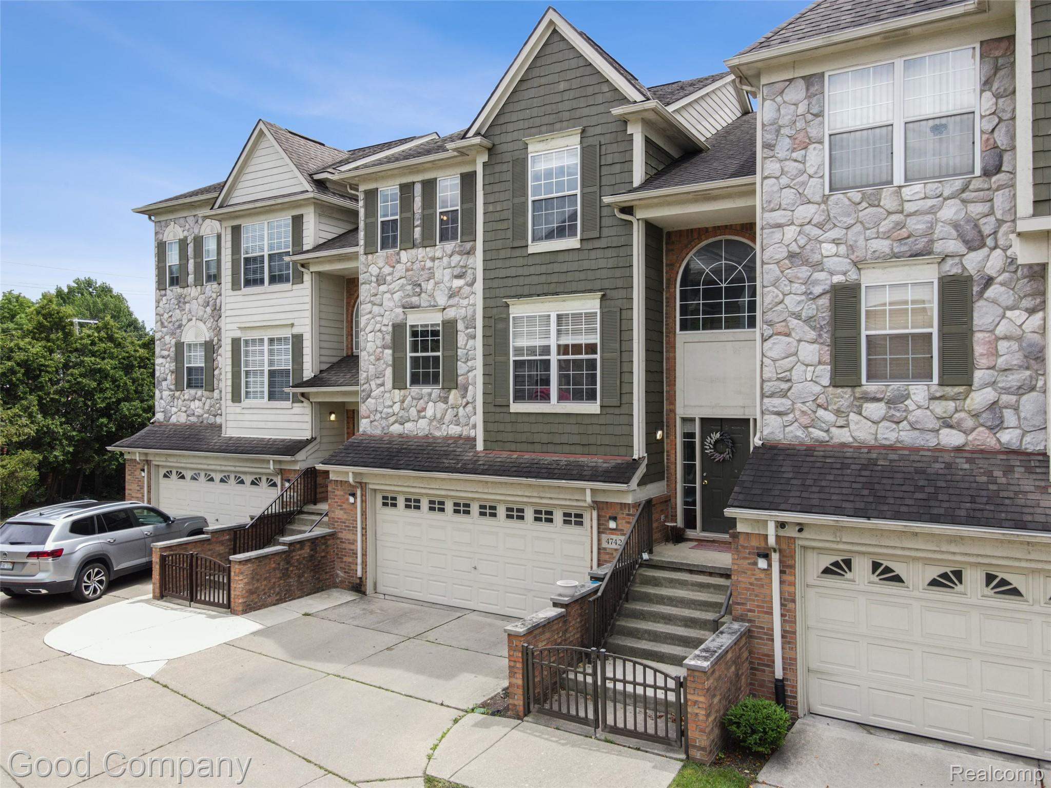 4742, Maddie, Dearborn, Michigan, 48126