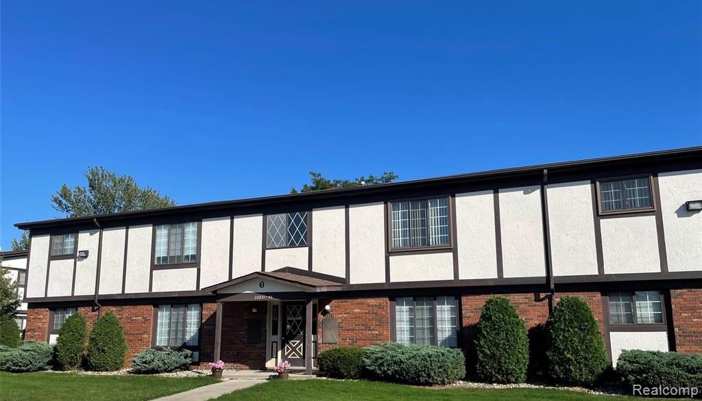 22843, Grove, St. Clair Shores, Michigan, 48080